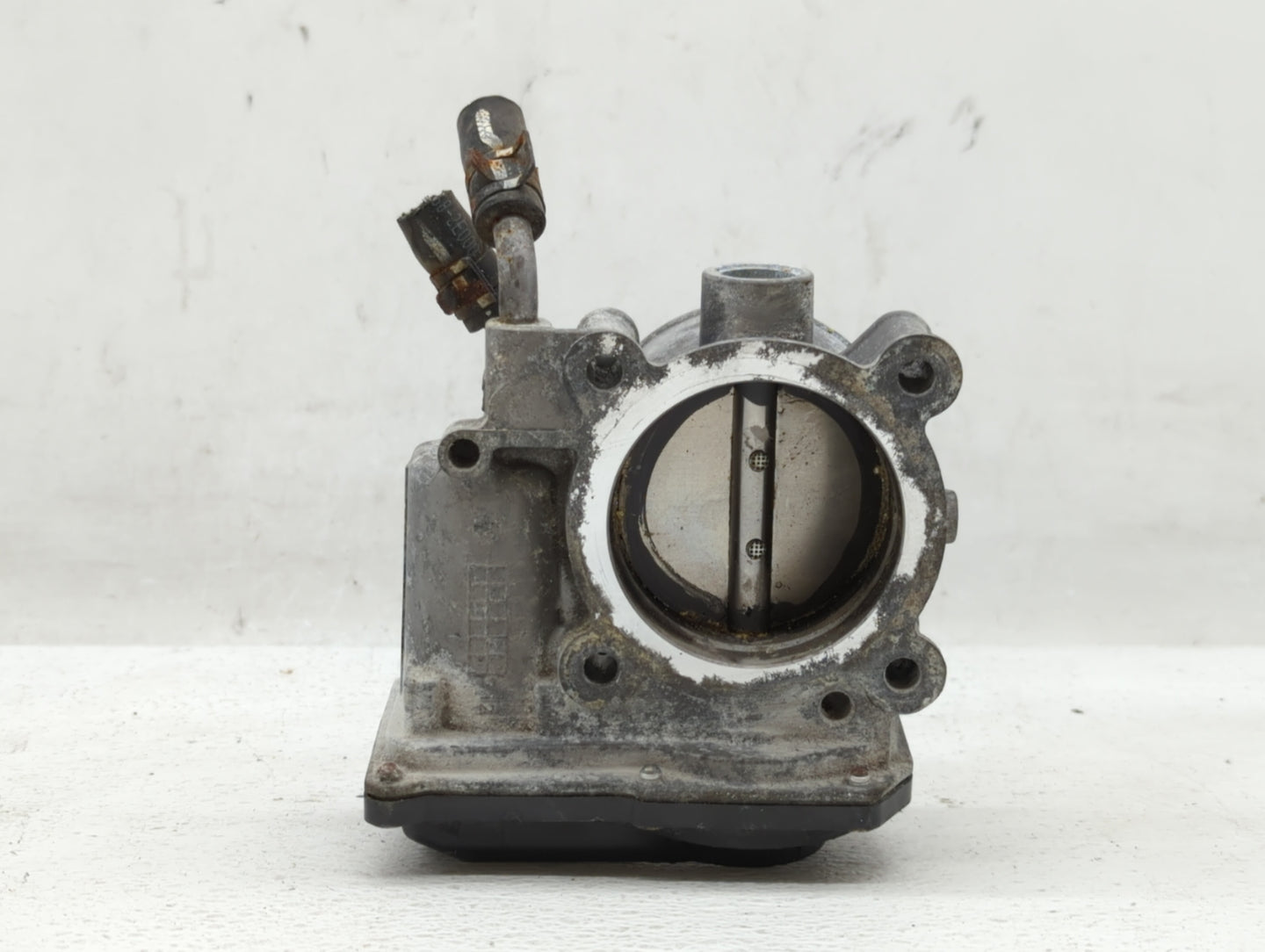 2013-2014 Hyundai Elantra Throttle Body P/N:35100-2E400 35100-2E000 Fits Fits 2012 2013 2014 2015 2016 2018 2019 2020 2021 O