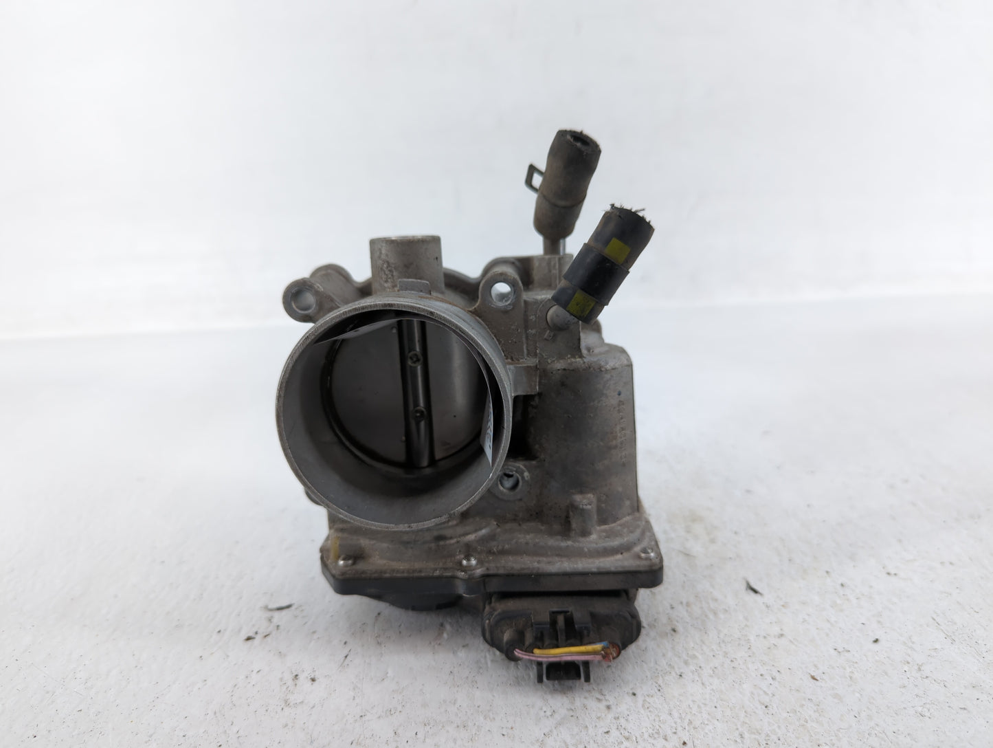 2013-2014 Hyundai Elantra Throttle Body P/N:35100-2E400 35100-2E000 Fits Fits 2012 2013 2014 2015 2016 2018 2019 2020 2021 O