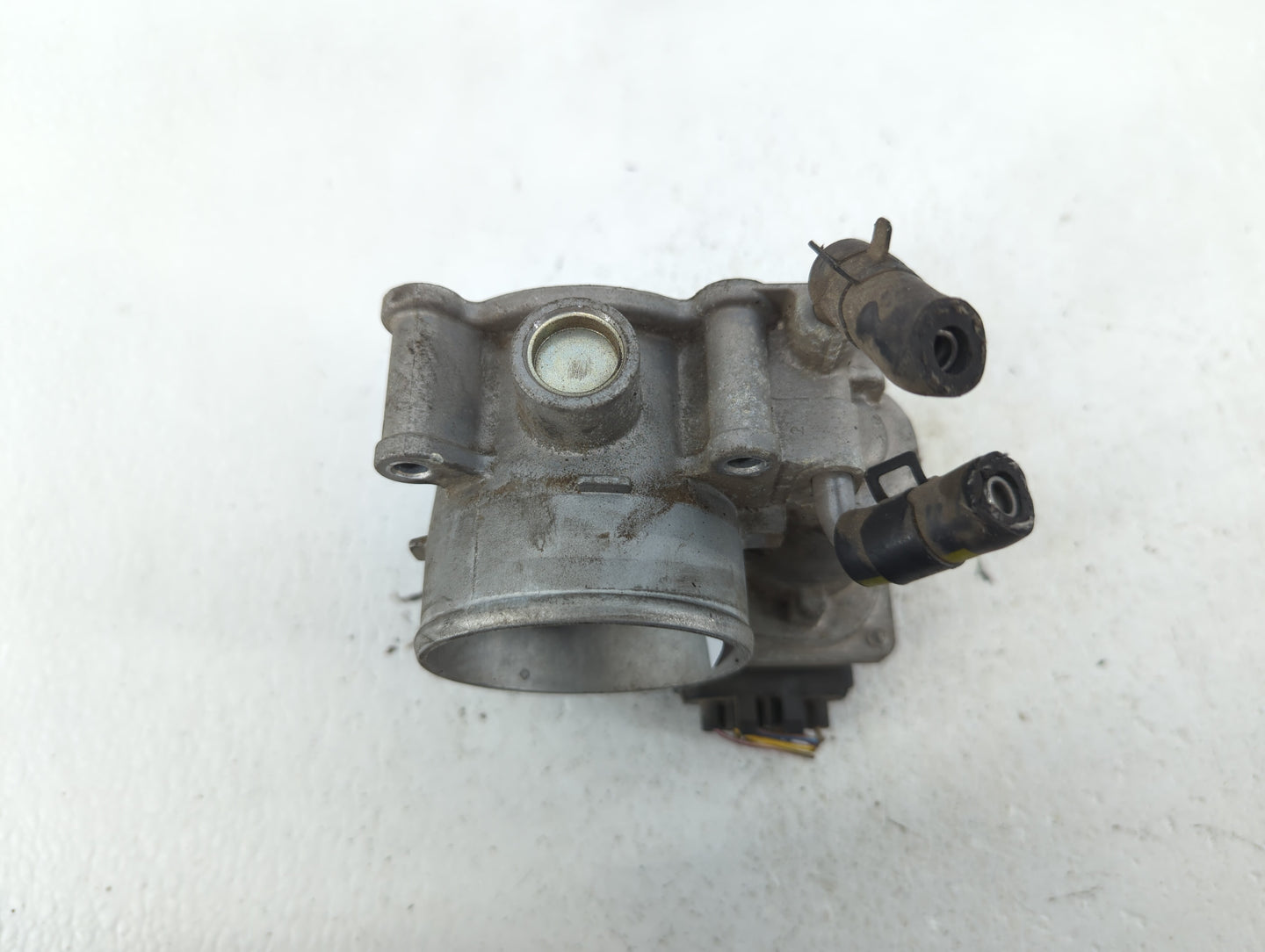 2013-2014 Hyundai Elantra Throttle Body P/N:35100-2E400 35100-2E000 Fits Fits 2012 2013 2014 2015 2016 2018 2019 2020 2021 O