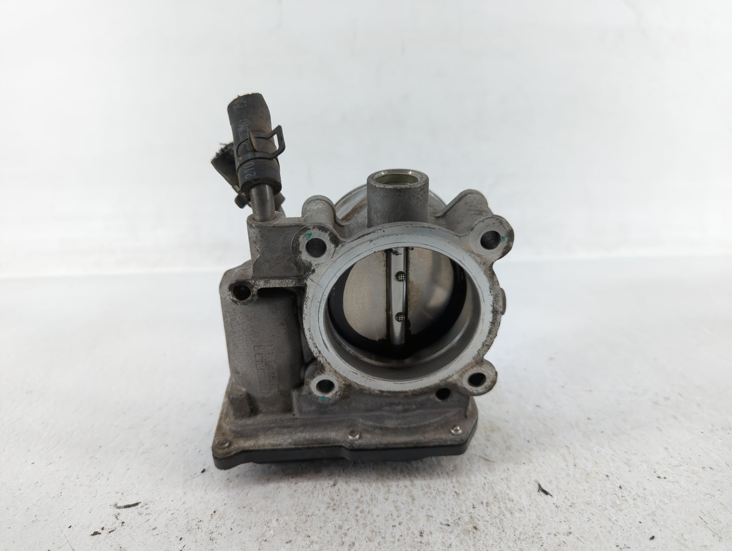 2013-2014 Hyundai Elantra Throttle Body P/N:35100-2E400 35100-2E000 Fits Fits 2012 2013 2014 2015 2016 2018 2019 2020 2021 O