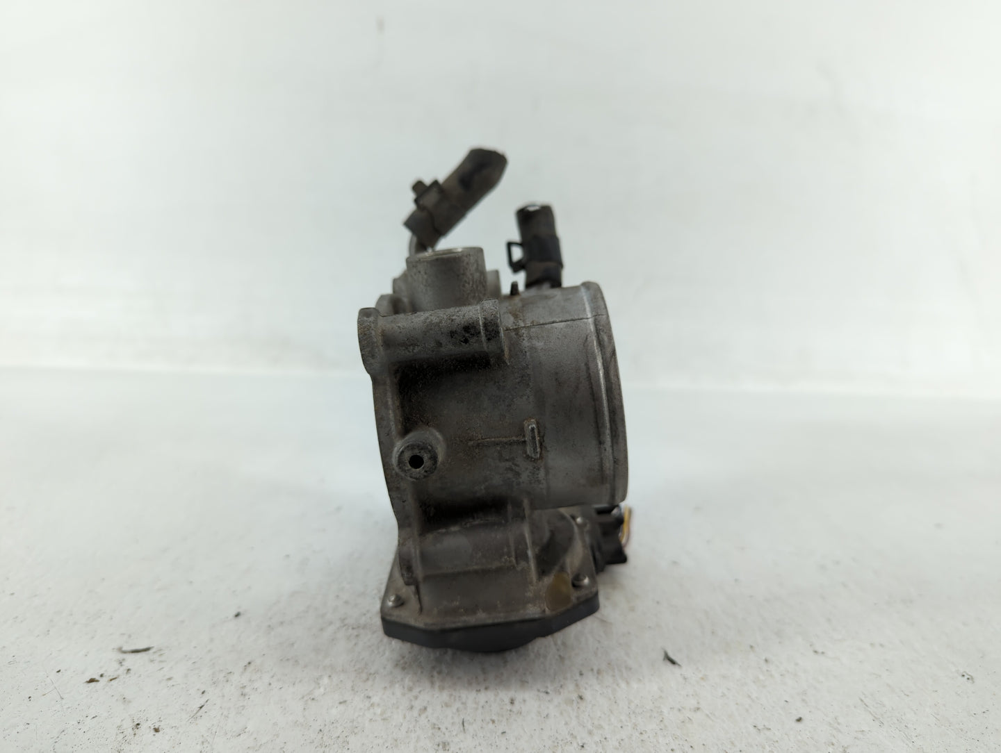 2013-2014 Hyundai Elantra Throttle Body P/N:35100-2E400 35100-2E000 Fits Fits 2012 2013 2014 2015 2016 2018 2019 2020 2021 O