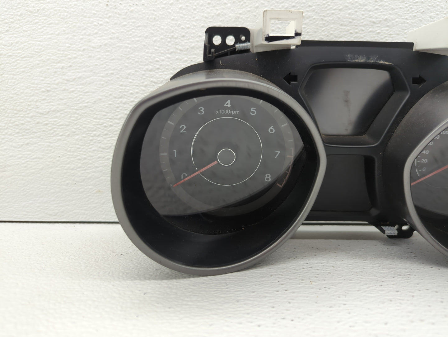 2013 Hyundai Elantra Instrument Cluster Speedometer Gauges P/N:94001-3X275 94001-3Y520 Miles: Fits OEM Used Auto Parts - Oem