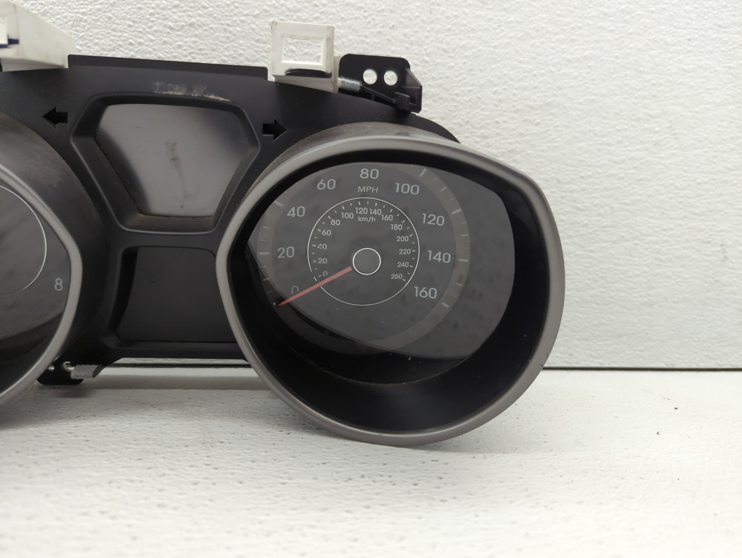 2013 Hyundai Elantra Instrument Cluster Speedometer Gauges P/N:94001-3X275 94001-3Y520 Miles: Fits OEM Used Auto Parts - Oem