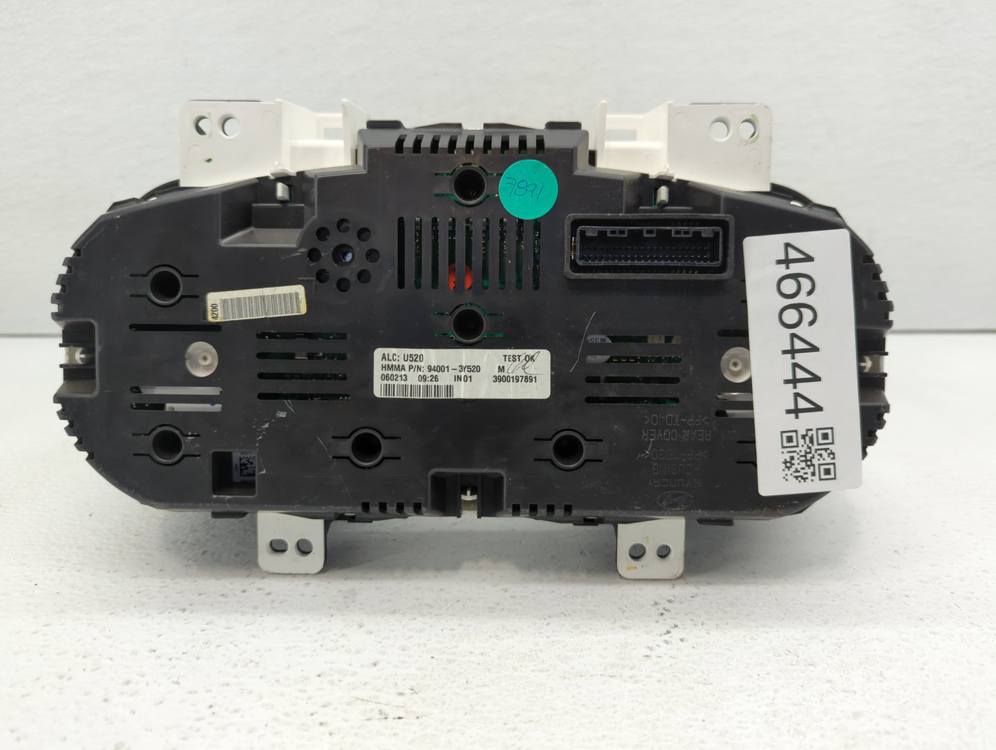 2013 Hyundai Elantra Instrument Cluster Speedometer Gauges P/N:94001-3X275 94001-3Y520 Miles: Fits OEM Used Auto Parts - Oem