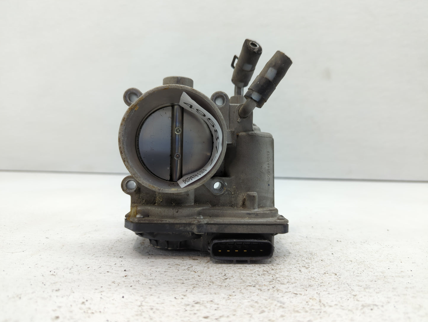 2013-2014 Hyundai Elantra Throttle Body P/N:35100-2Z000 Fits Fits 2012 2013 2014 2015 2016 2018 2019 2020 2021 OEM Used Auto