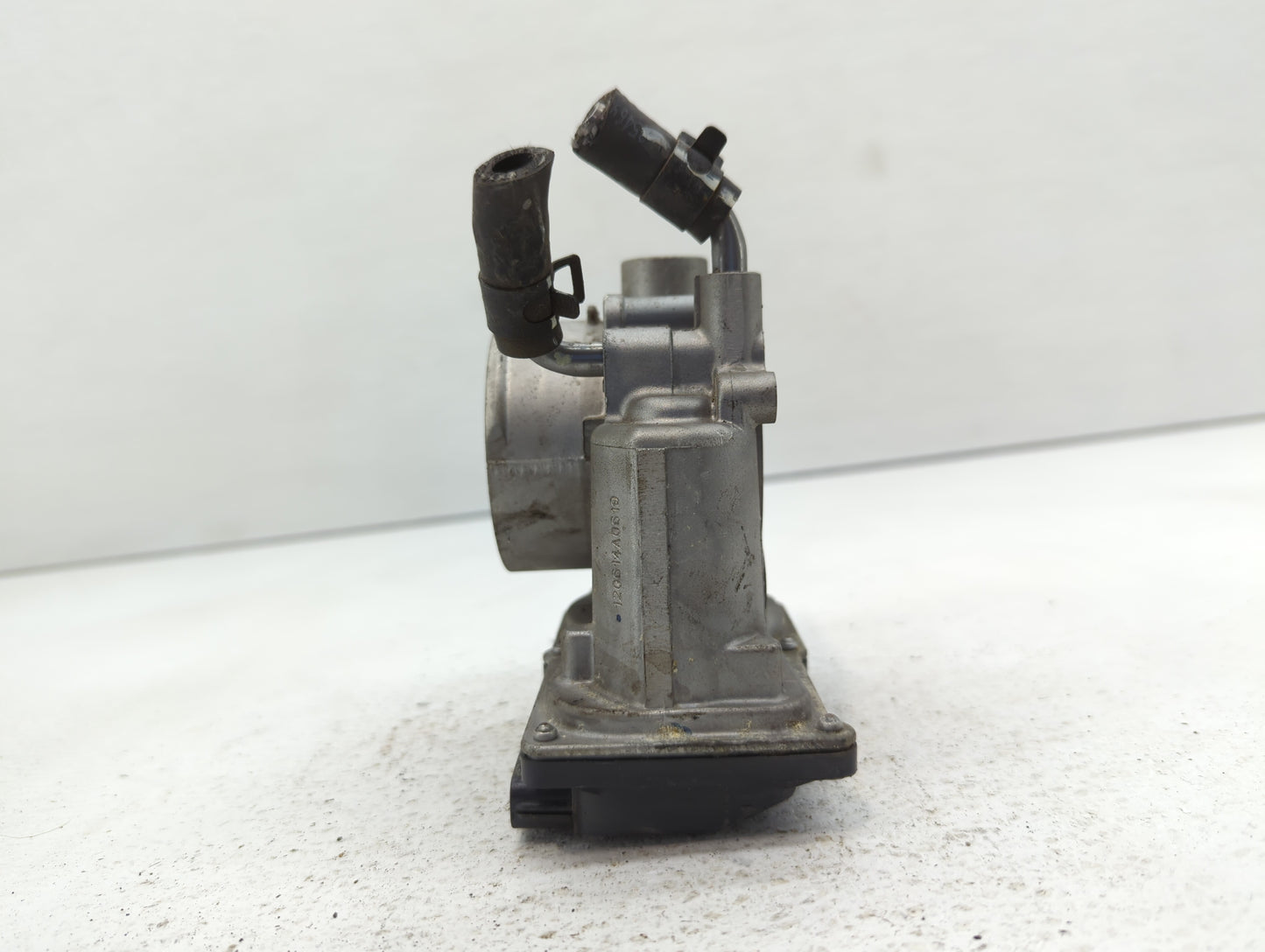 2013-2014 Hyundai Elantra Throttle Body P/N:35100-2Z000 Fits Fits 2012 2013 2014 2015 2016 2018 2019 2020 2021 OEM Used Auto