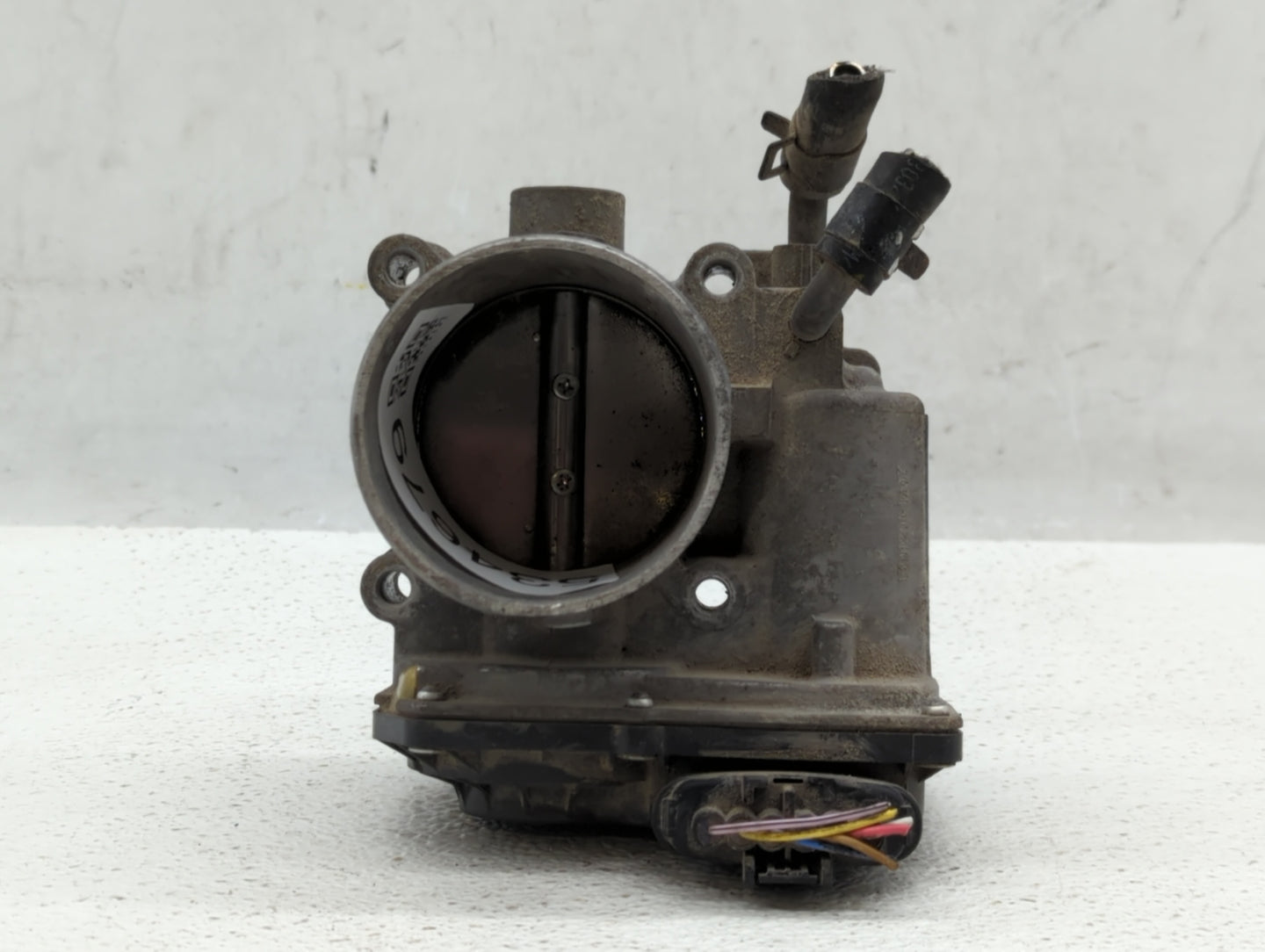 2013-2014 Hyundai Elantra Throttle Body P/N:35100-2E400 Fits Fits 2012 2013 2014 2015 2016 2018 2019 2020 2021 OEM Used Auto