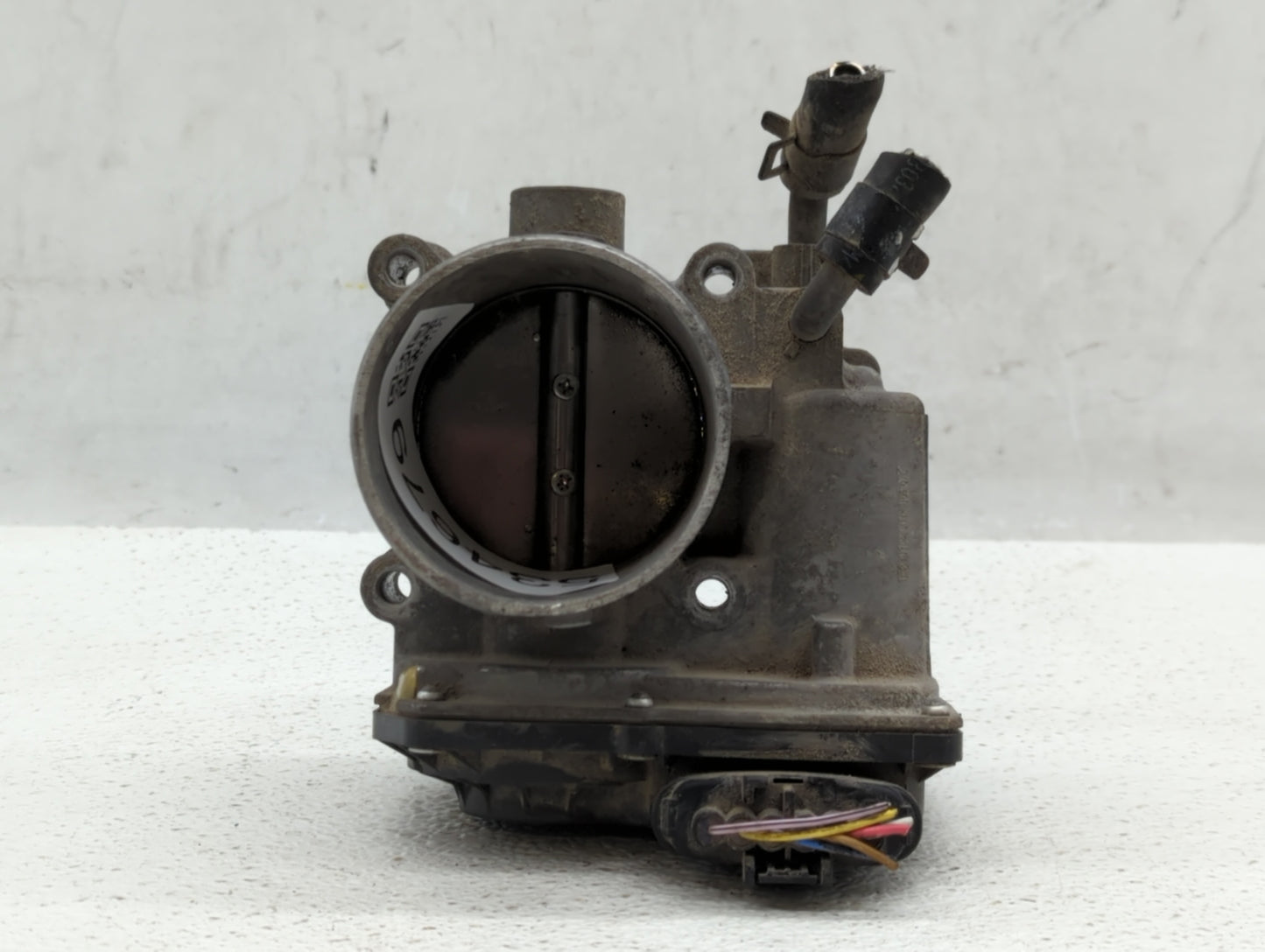 2013-2014 Hyundai Elantra Throttle Body P/N:35100-2E400 Fits Fits 2012 2013 2014 2015 2016 2018 2019 2020 2021 OEM Used Auto