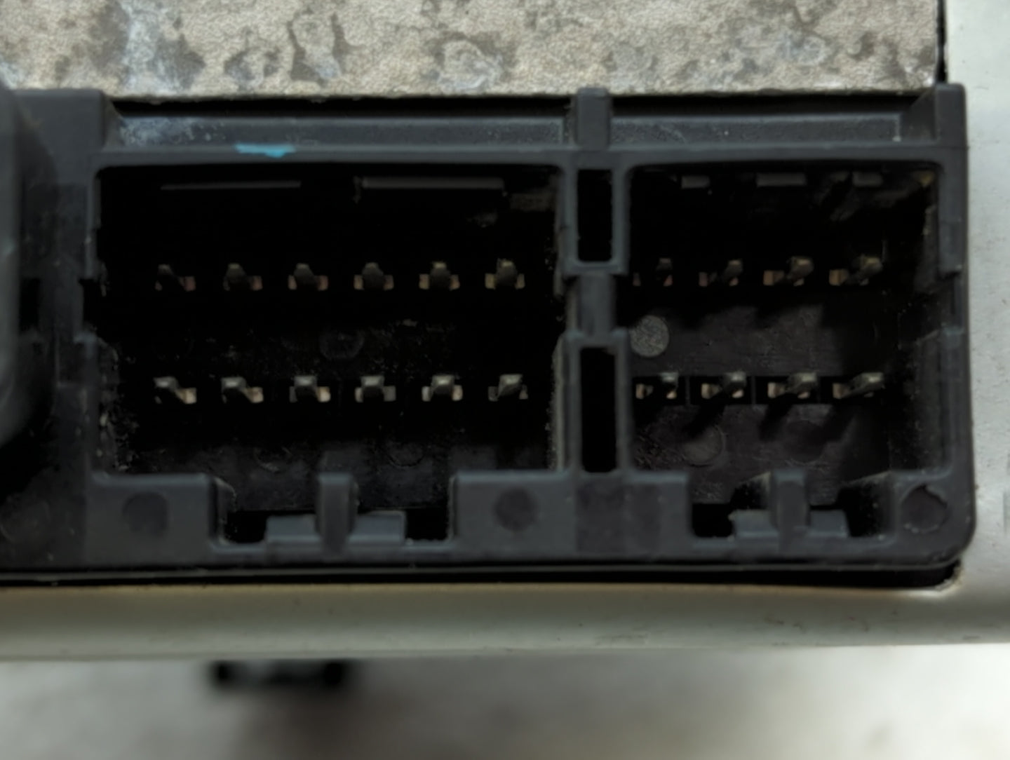 2013-2014 Hyundai Elantra Chassis Control Module Ccm Bcm Body Control - Oemusedautoparts1.com