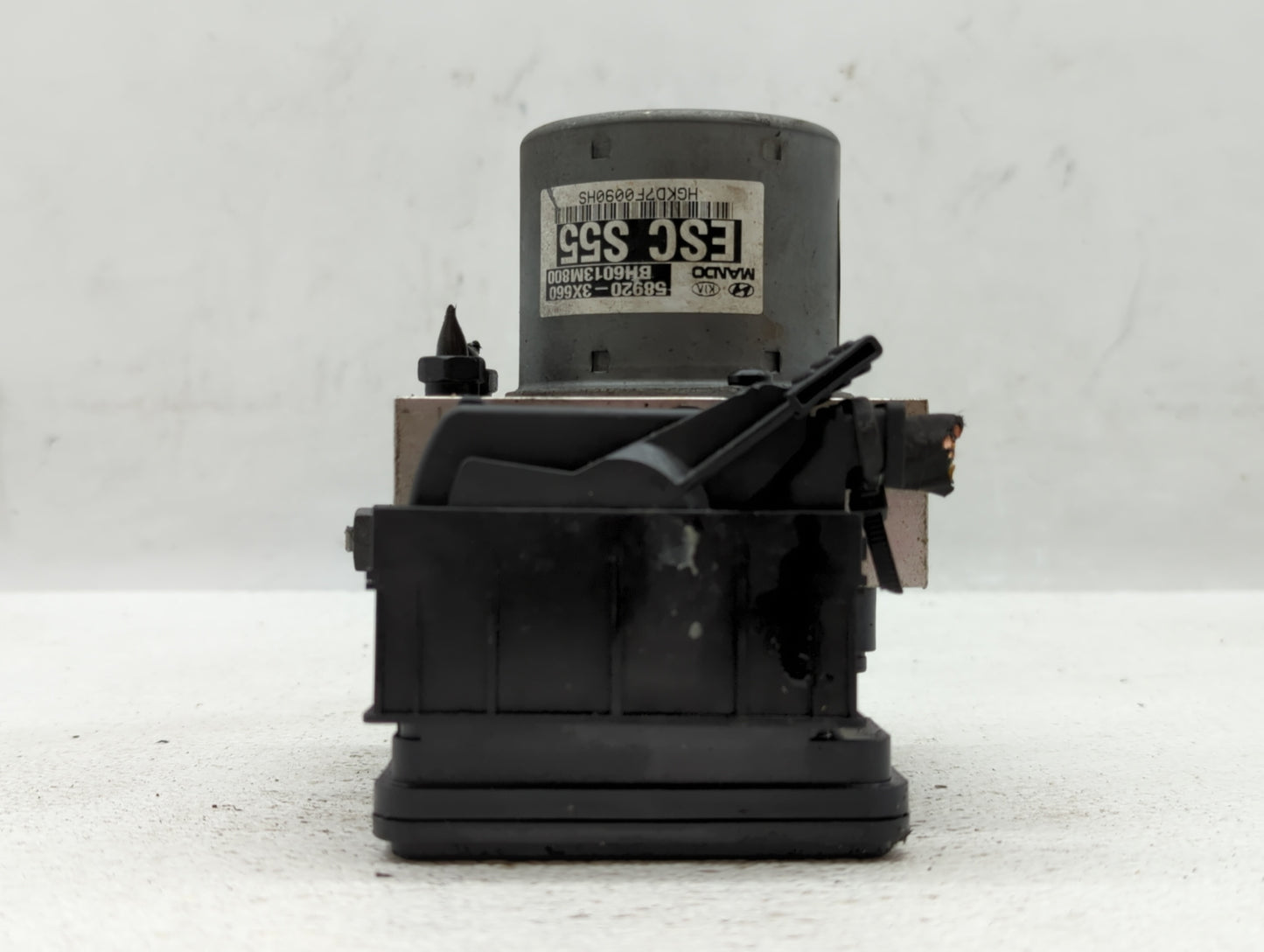 2013 Hyundai Elantra ABS Pump Control Module Replacement P/N:58920-3X660 Fits OEM Used Auto Parts - Oemusedautoparts1.com