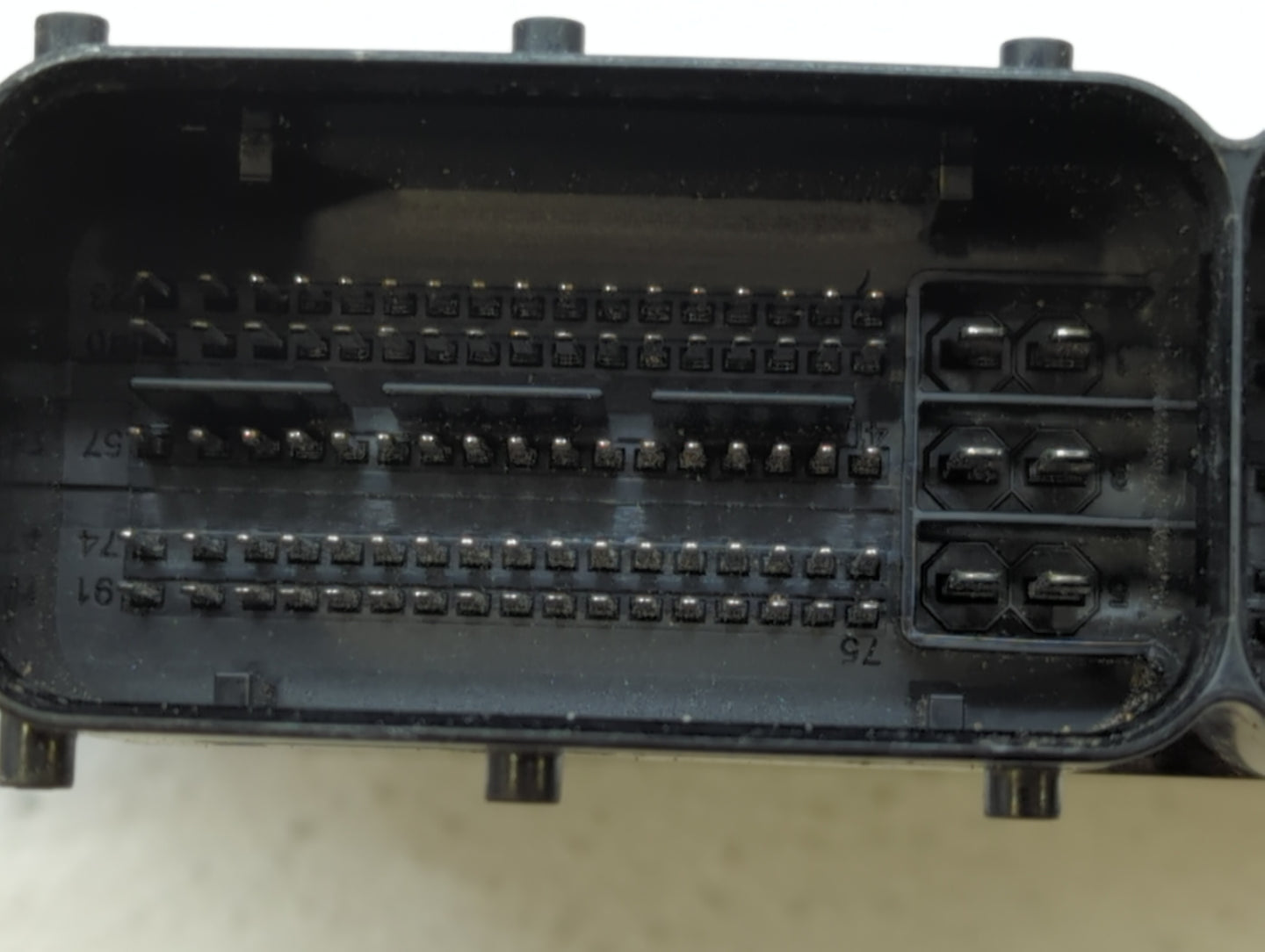 2011-2013 Hyundai Elantra PCM Engine Control Computer ECU ECM PCU OEM P/N:39102-2EMB3 39102-2EMP3 Fits Fits 2011 2012 2013 O
