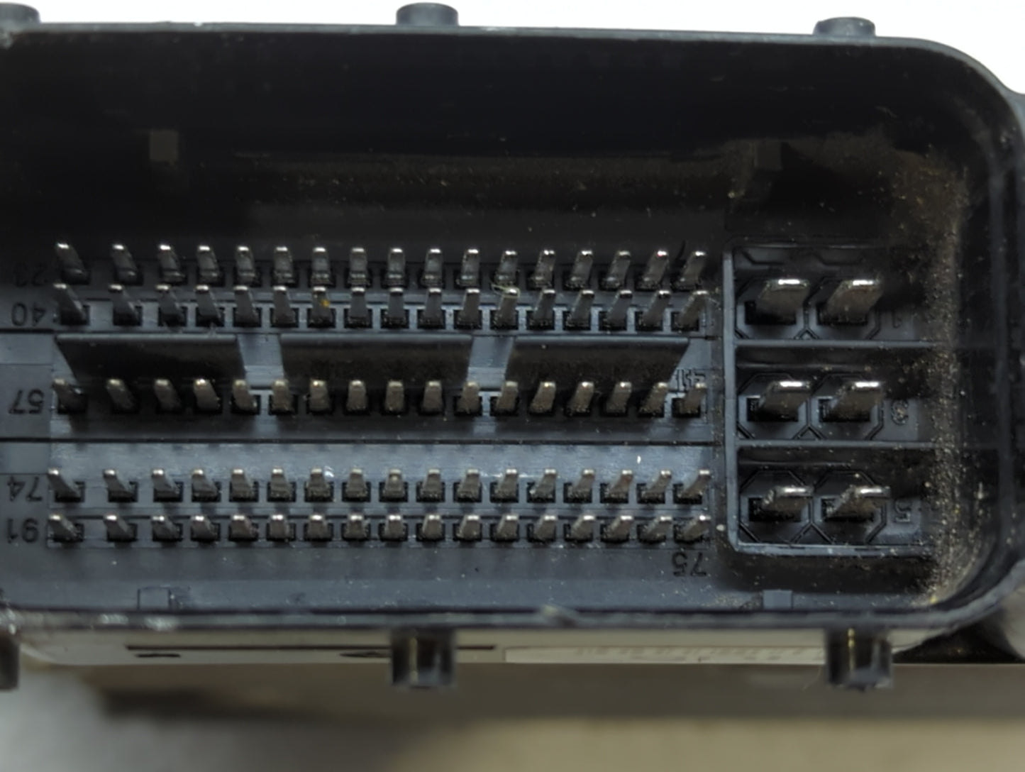 2011-2013 Hyundai Elantra PCM Engine Control Computer ECU ECM PCU OEM P/N:39102-2EMB3 39102-2EMP3 Fits Fits 2011 2012 2013 O