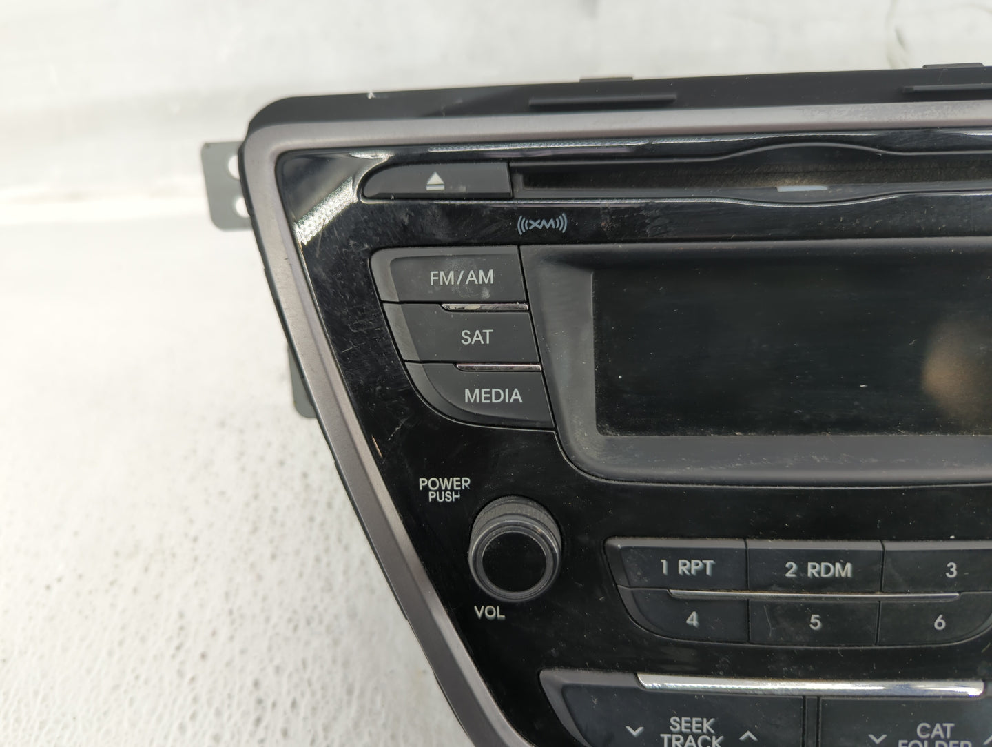 2013-2013 Hyundai Elantra Am Fm Cd Player Radio Receiver - Oemusedautoparts1.com