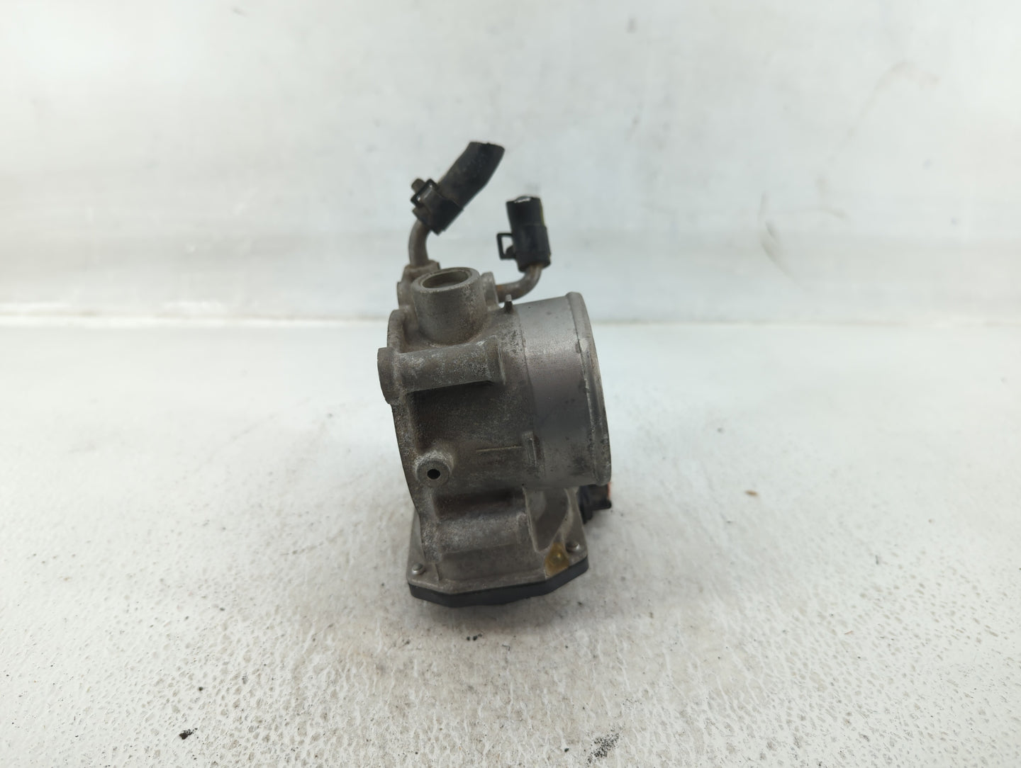 2011-2020 Hyundai Elantra Throttle Body P/N:35100-2E000 Fits Fits 2011 2012 2013 2014 2015 2016 2017 2018 2019 2020 2021 OEM
