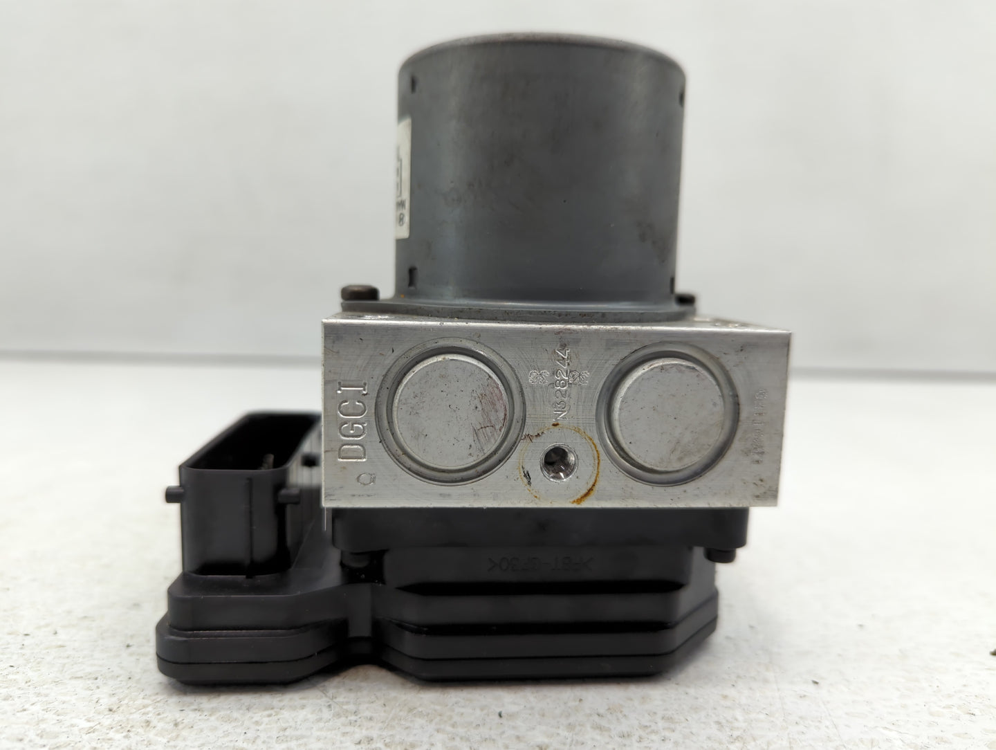 2013 Hyundai Elantra ABS Pump Control Module Replacement P/N:58920-3X660 Fits OEM Used Auto Parts - Oemusedautoparts1.com