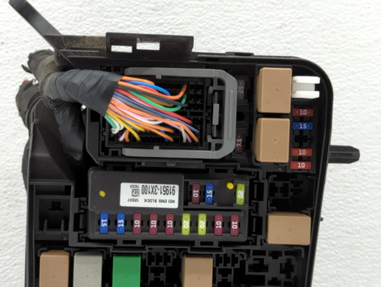 2011-2013 Hyundai Elantra Fusebox Fuse Box Panel Relay Module P/N:91205 3X214 Fits Fits 2011 2012 2013 OEM Used Auto Parts -