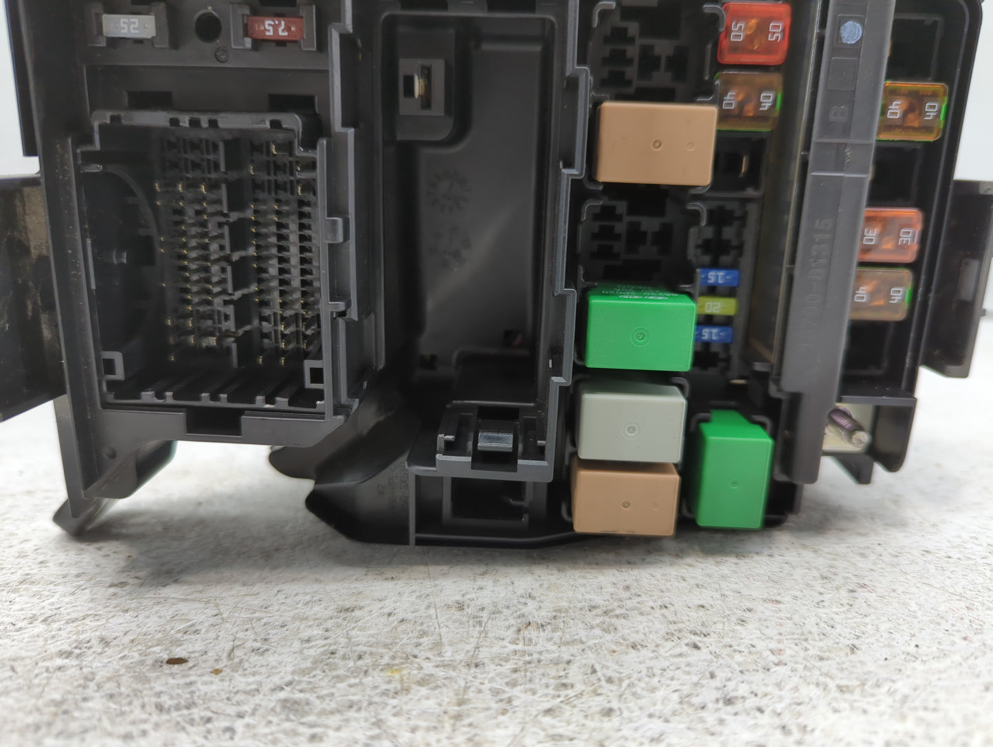 2011-2013 Hyundai Elantra Fusebox Fuse Box Panel Relay Module P/N:91205 3X274 Fits Fits 2011 2012 2013 OEM Used Auto Parts -