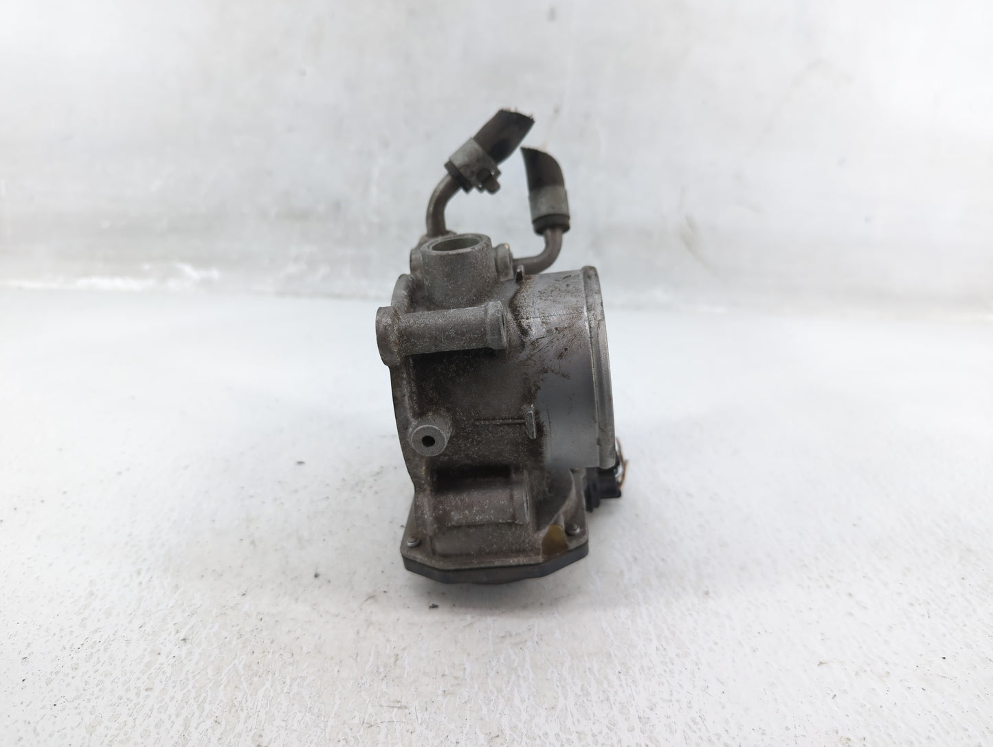 2011-2020 Hyundai Elantra Throttle Body P/N:35100-2E000 Fits Fits 2011 2012 2013 2014 2015 2016 2017 2018 2019 2020 2021 OEM