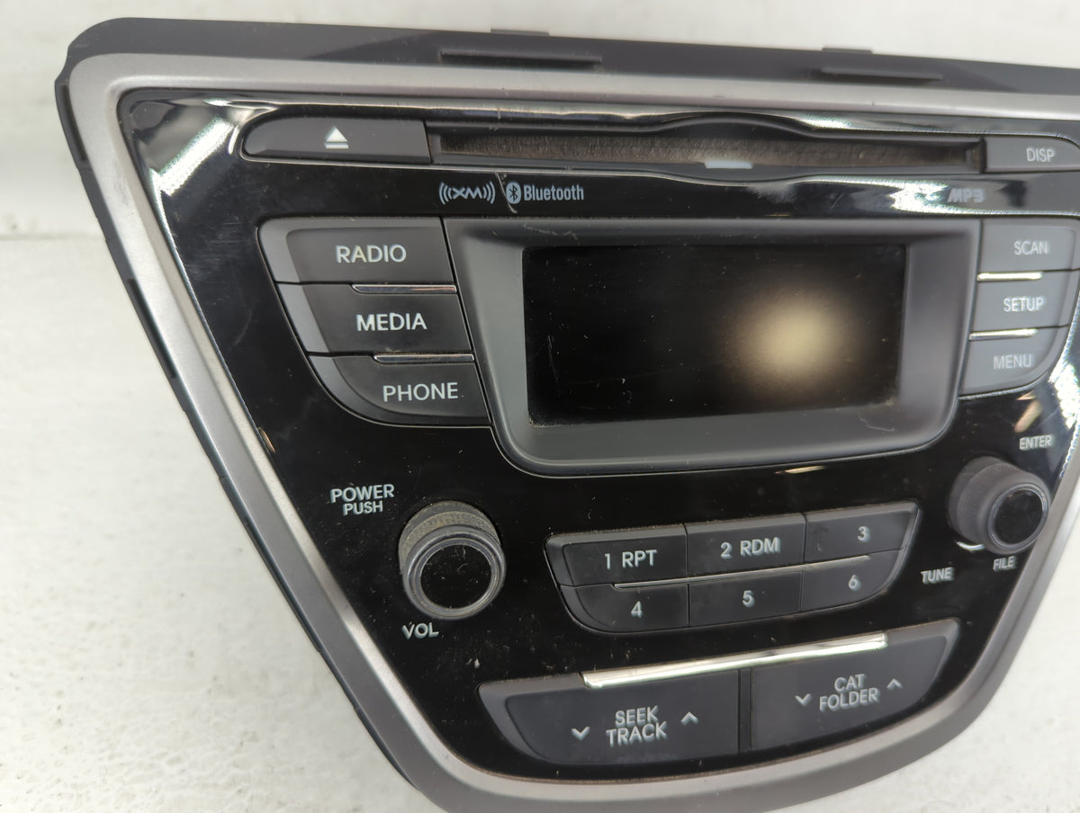 2013-2013 Hyundai Elantra Am Fm Cd Player Radio Receiver 582698 - Oemusedautoparts1.com