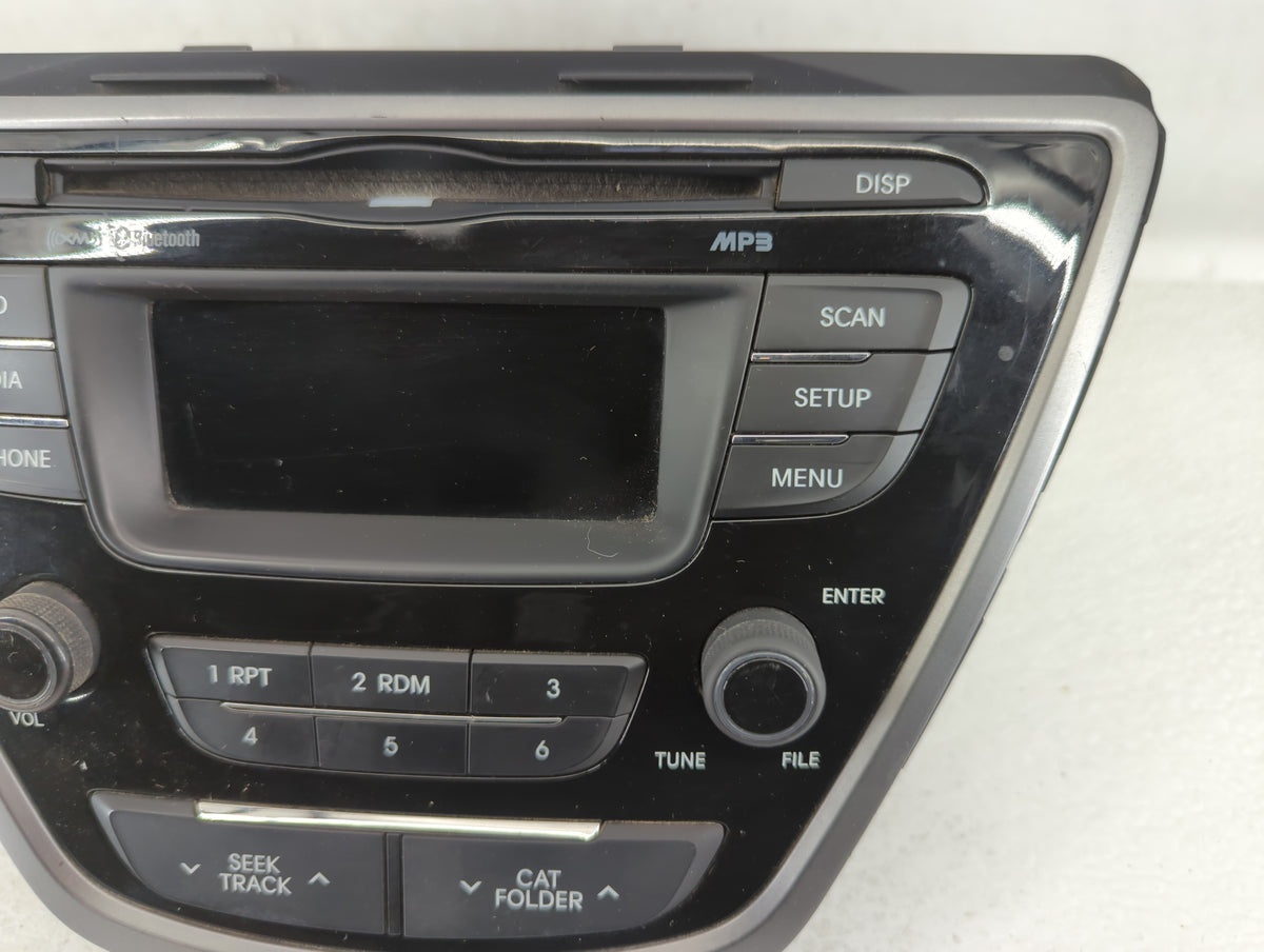 2013-2013 Hyundai Elantra Am Fm Cd Player Radio Receiver 582698 - Oemusedautoparts1.com
