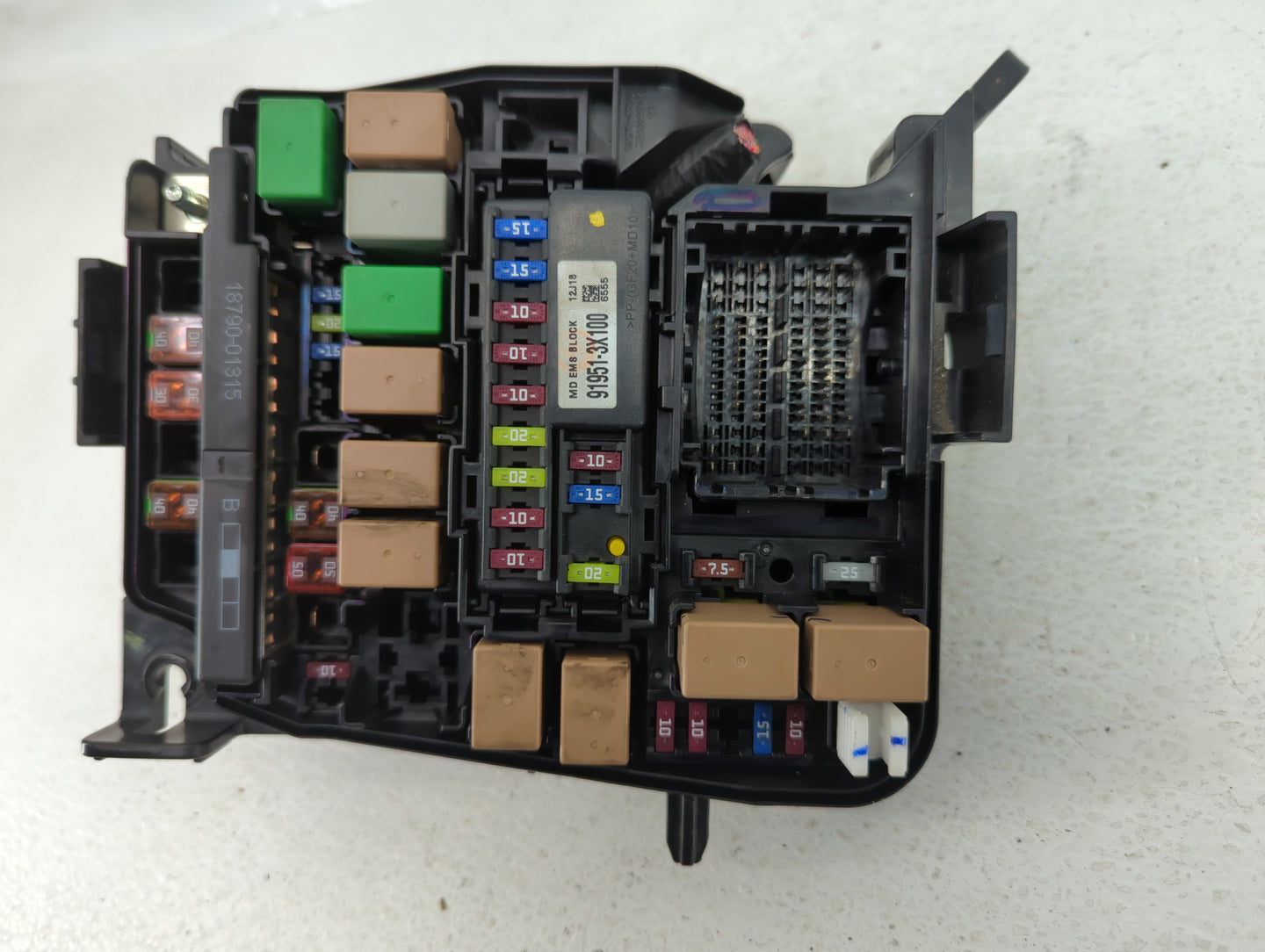2011-2013 Hyundai Elantra Fusebox Fuse Box Panel Relay Module P/N:91950-3X711 Fits Fits 2011 2012 2013 OEM Used Auto Parts -