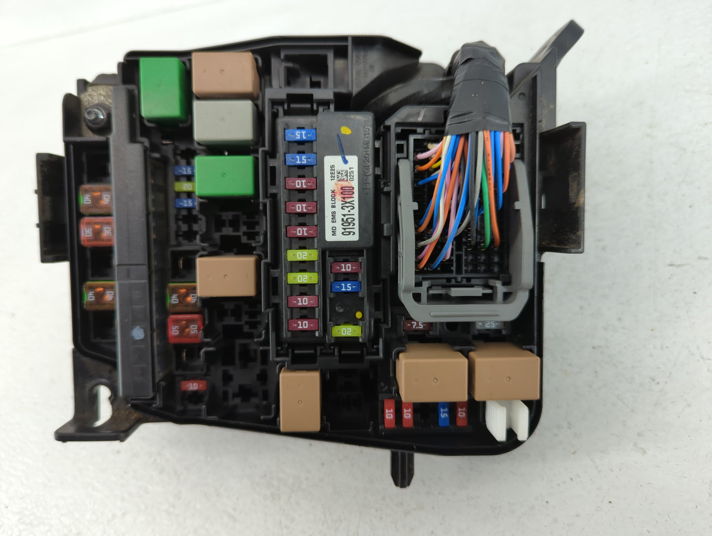 2011-2013 Hyundai Elantra Fusebox Fuse Box Panel Relay Module P/N:91205 3X274 Fits Fits 2011 2012 2013 OEM Used Auto Parts -