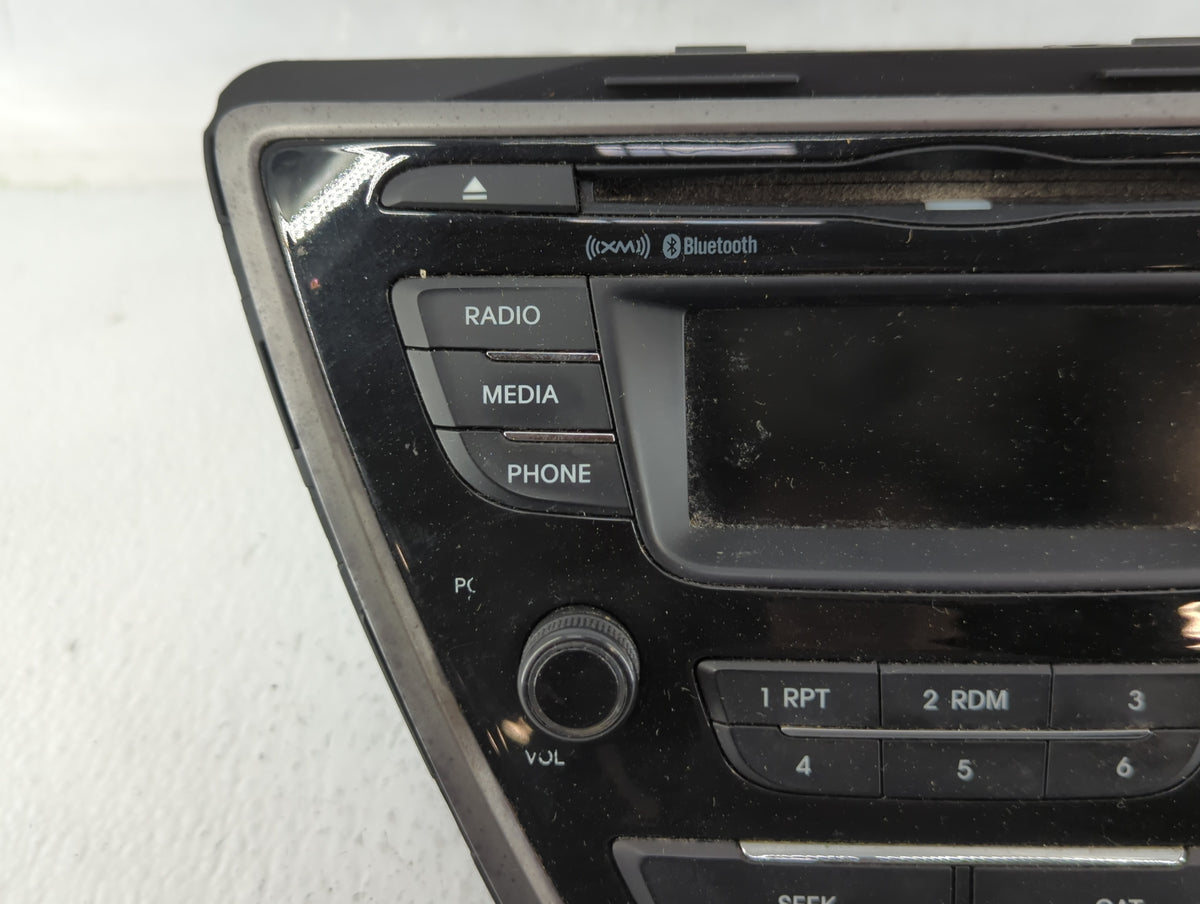 2013-2013 Hyundai Elantra Am Fm Cd Player Radio Receiver 637748 - Oemusedautoparts1.com