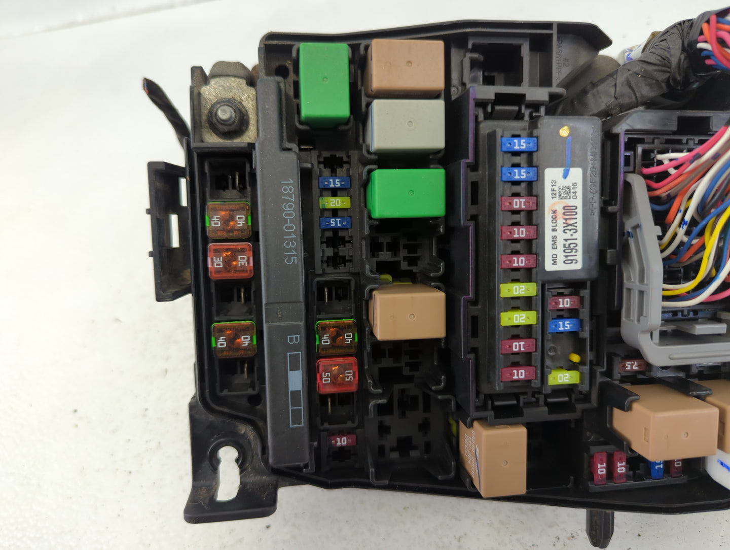 2011-2013 Hyundai Elantra Fusebox Fuse Box Panel Relay Module P/N:1205300323 91950-3X510 Fits Fits 2011 2012 2013 OEM Used A
