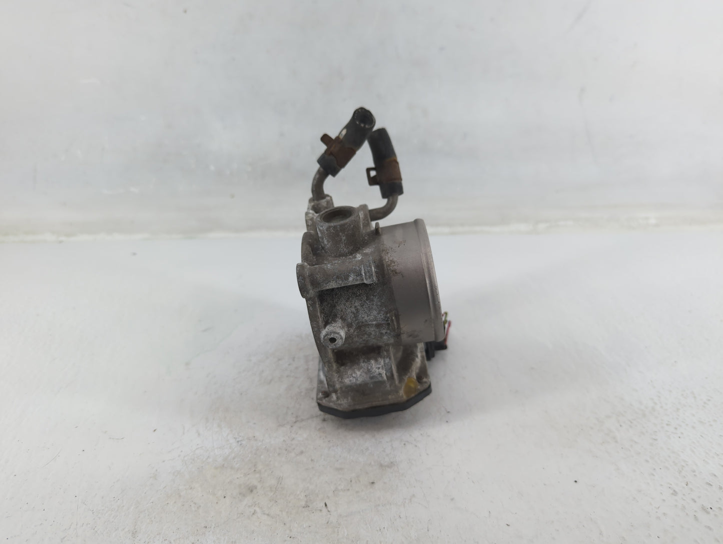 2011-2020 Hyundai Elantra Throttle Body P/N:35100-2E000 Fits Fits 2011 2012 2013 2014 2015 2016 2017 2018 2019 2020 2021 OEM