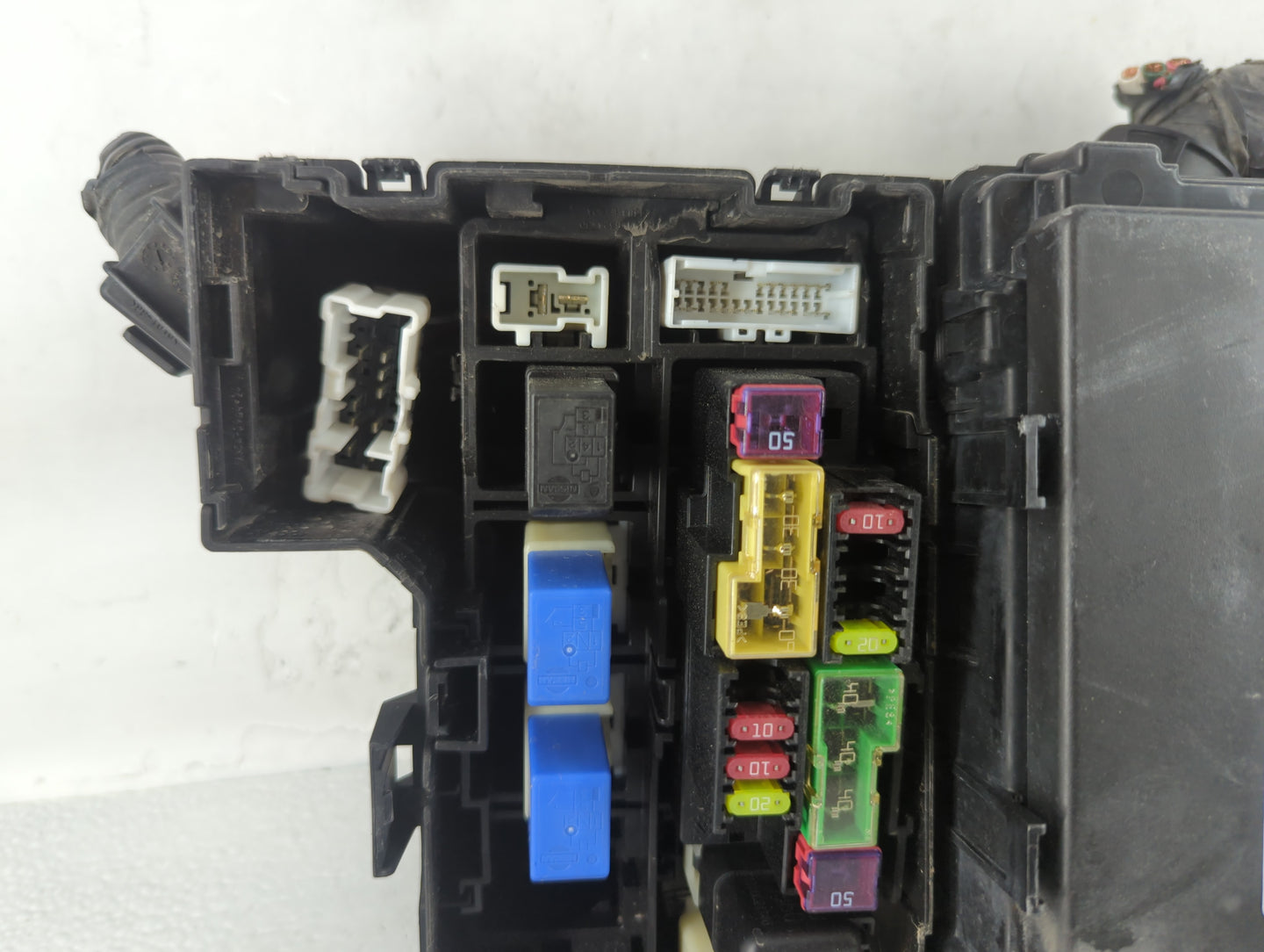 2011-2013 Hyundai Elantra Fusebox Fuse Box Panel Relay Module P/N:284B6 JG03A Fits Fits 2011 2012 2013 OEM Used Auto Parts -
