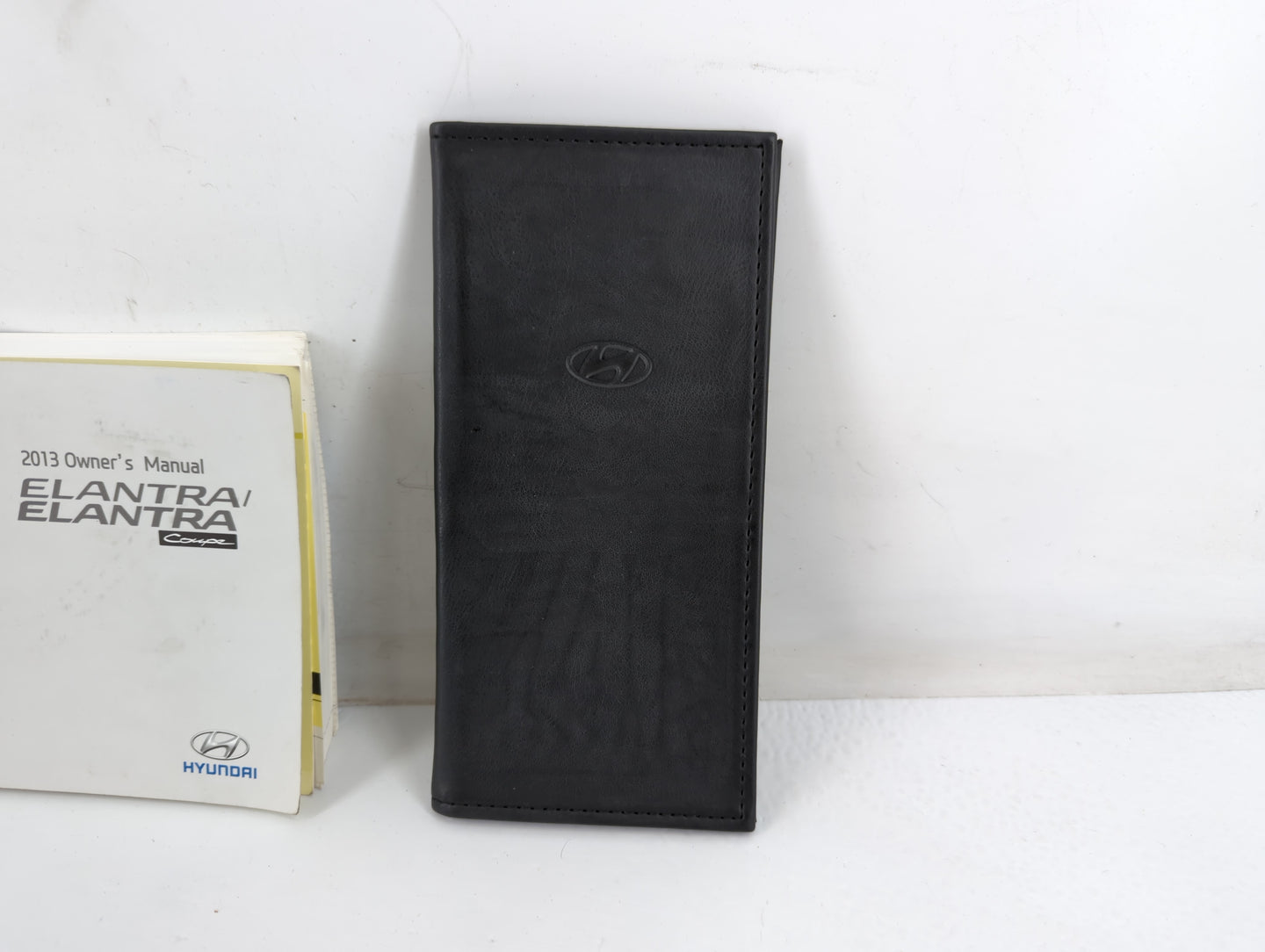 2013 Hyundai Elantra Owners Manual Book Guide P/N:A3X0-EU2NJ OEM Used Auto Parts - Oemusedautoparts1.com
