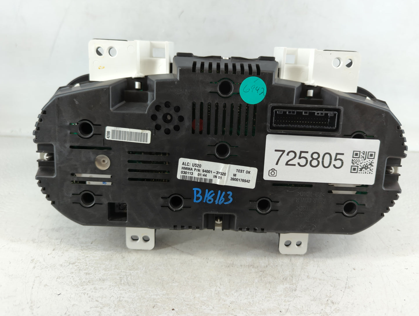 2013 Hyundai Elantra Instrument Cluster Speedometer Gauges P/N:94001-3Y520 Fits OEM Used Auto Parts - Oemusedautoparts1.com