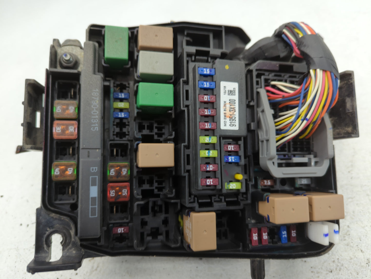 2011-2013 Hyundai Elantra Fusebox Fuse Box Panel Relay Module P/N:VS912003Y014UA Fits Fits 2011 2012 2013 OEM Used Auto Part