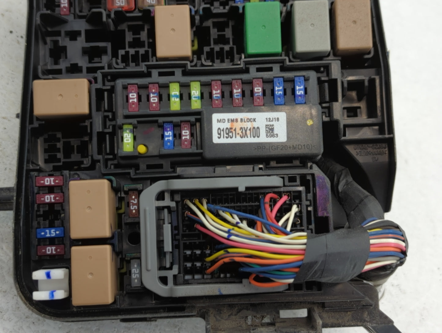 2011-2013 Hyundai Elantra Fusebox Fuse Box Panel Relay Module P/N:VS912003Y014UA Fits Fits 2011 2012 2013 OEM Used Auto Part