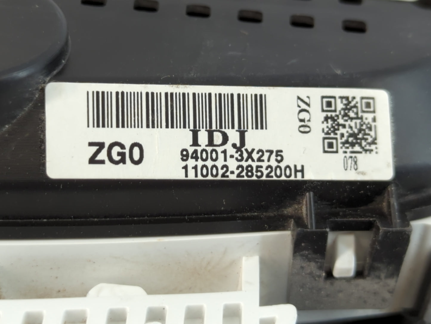 2013 Hyundai Elantra Instrument Cluster Speedometer Gauges P/N:94001-3X275 CC46 B Fits OEM Used Auto Parts - Oemusedautopart