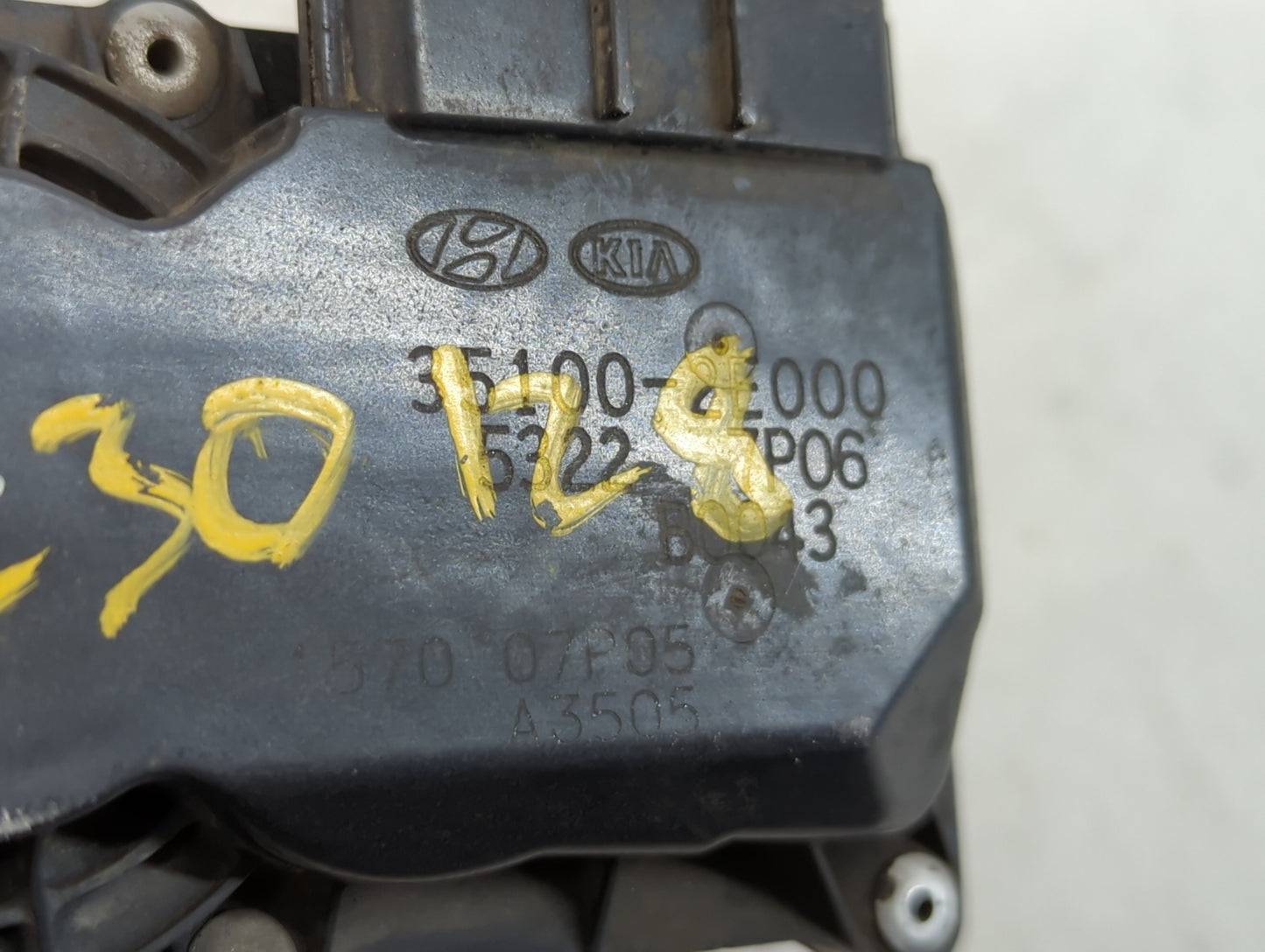 2011-2020 Hyundai Elantra Throttle Body P/N:35100-2E000 Fits Fits 2011 2012 2013 2014 2015 2016 2017 2018 2019 2020 2021 OEM