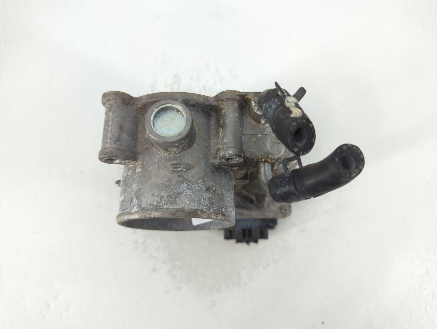 2013 Hyundai Elantra Throttle Body P/N:35100-2E000 Fits OEM Used Auto Parts - Oemusedautoparts1.com