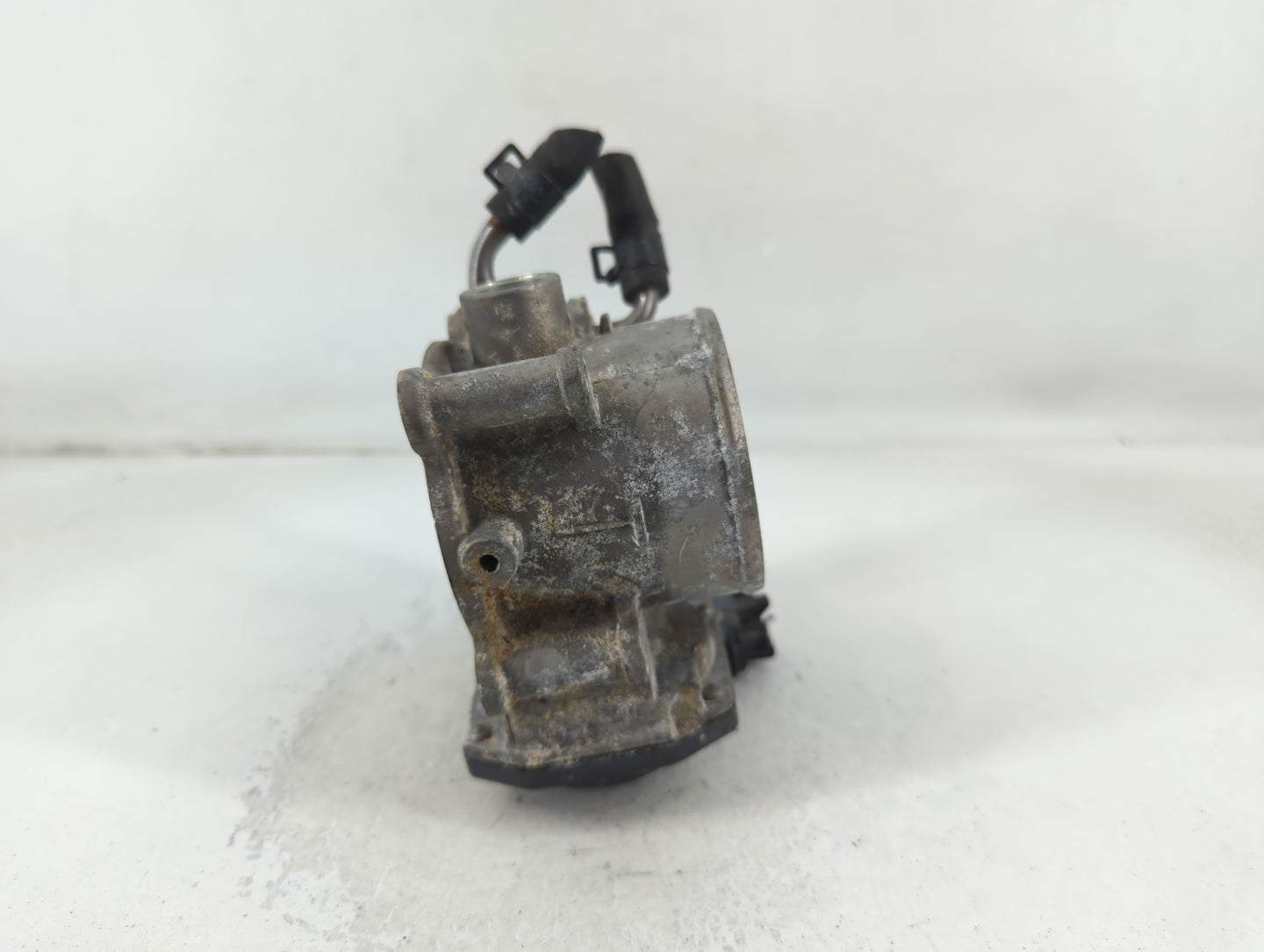 2013 Hyundai Elantra Throttle Body P/N:35100-2E000 Fits OEM Used Auto Parts - Oemusedautoparts1.com