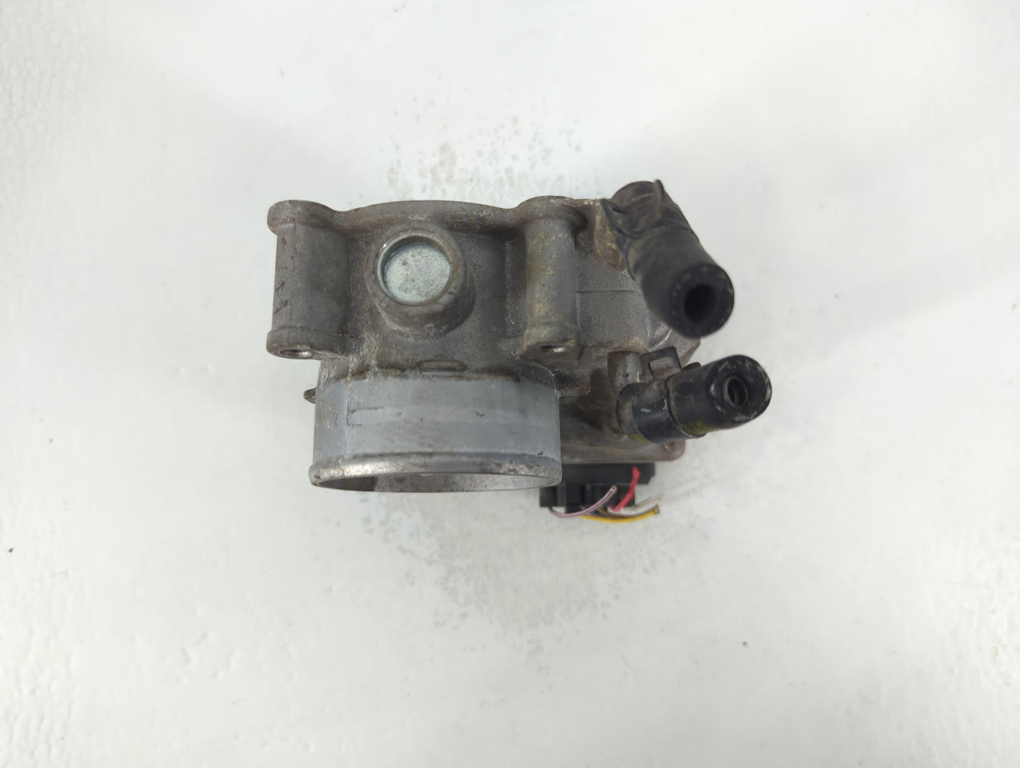 2013-2014 Hyundai Elantra Throttle Body P/N:1224B0921 Fits Fits 2012 2013 2014 2015 2016 2018 2019 2020 2021 OEM Used Auto P