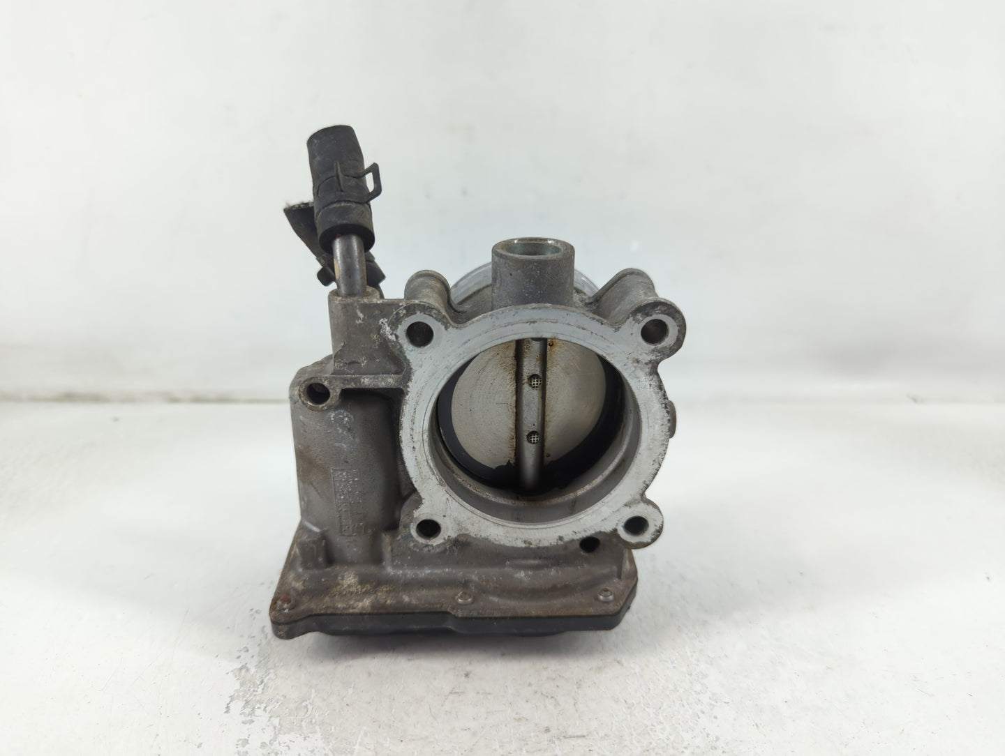 2013-2014 Hyundai Elantra Throttle Body P/N:1224B0921 Fits Fits 2012 2013 2014 2015 2016 2018 2019 2020 2021 OEM Used Auto P