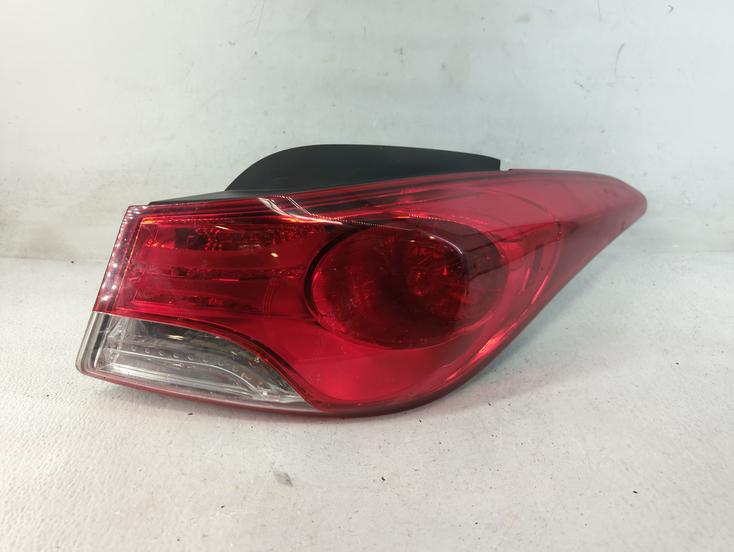 2011-2013 Hyundai Elantra Tail Light Assembly Passenger Right OEM P/N:92402-3Y Fits Fits 2011 2012 2013 OEM Used Auto Parts 
