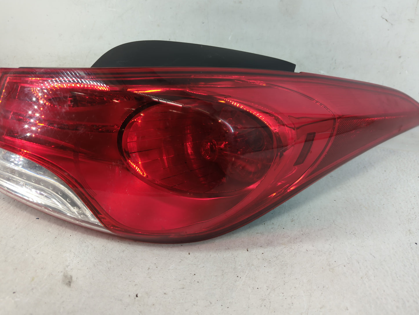 2011-2013 Hyundai Elantra Tail Light Assembly Passenger Right OEM P/N:92402-3Y Fits Fits 2011 2012 2013 OEM Used Auto Parts 