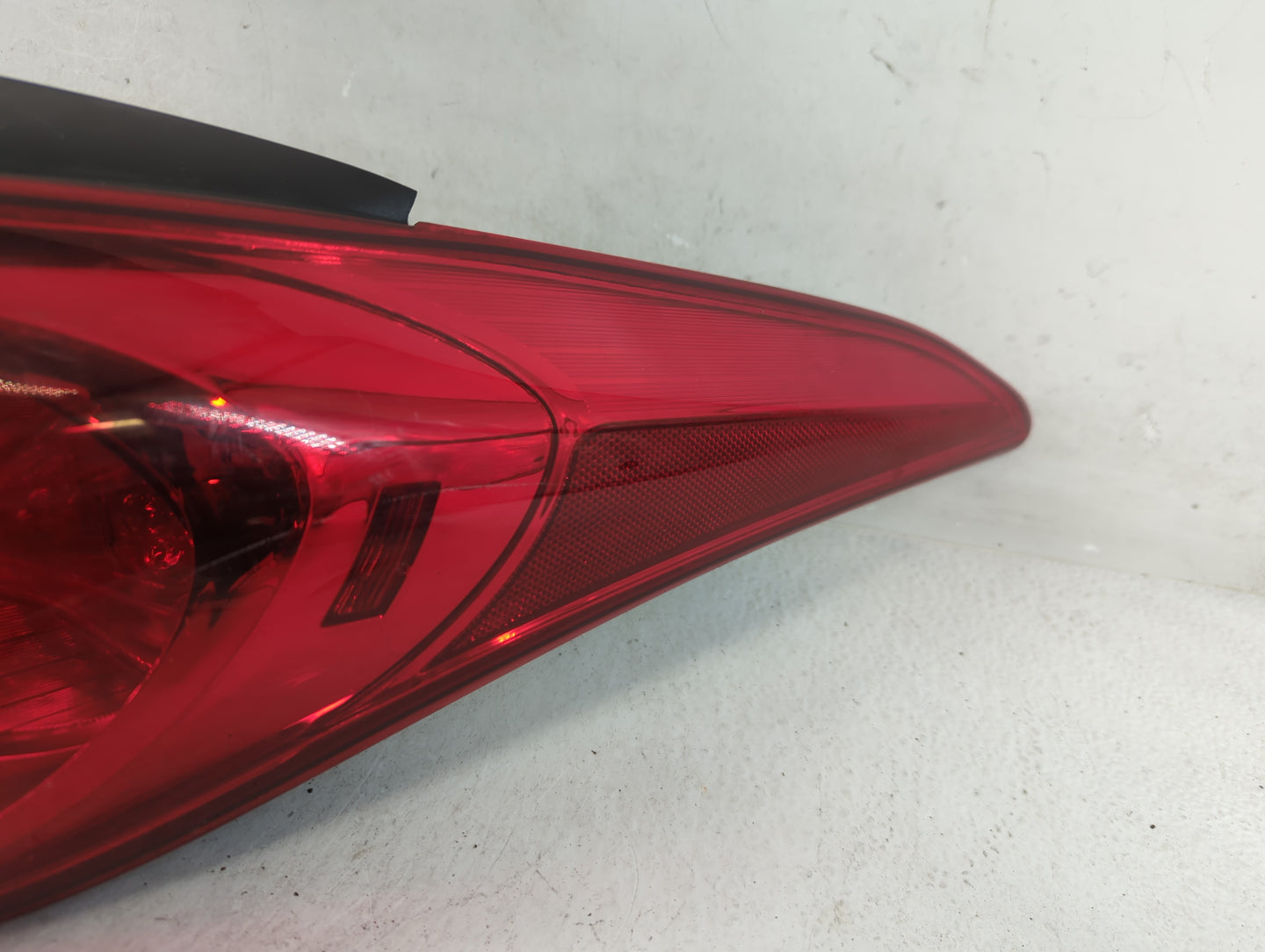 2011-2013 Hyundai Elantra Tail Light Assembly Passenger Right OEM P/N:92402-3Y Fits Fits 2011 2012 2013 OEM Used Auto Parts 