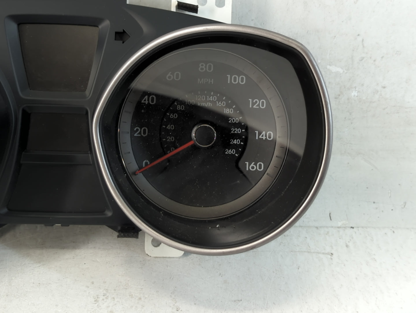 2013-2015 Hyundai Elantra Instrument Cluster Speedometer Gauges P/N:94053-A5530 Fits Fits 2013 2014 2015 OEM Used Auto Parts