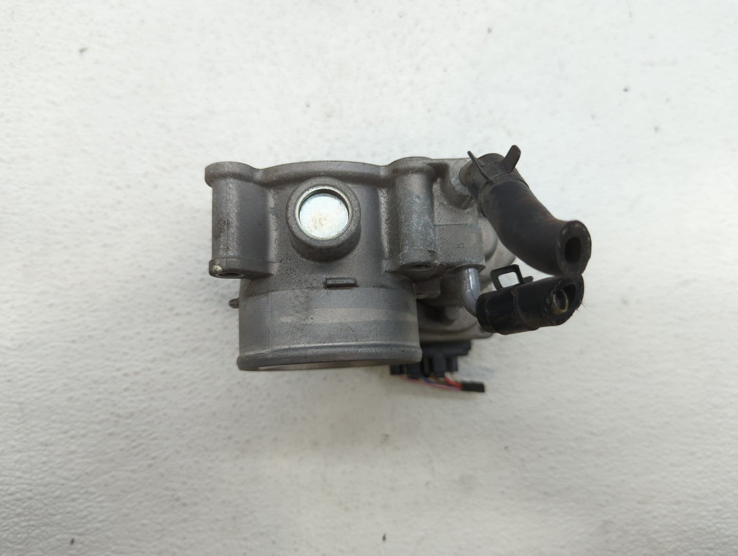 2013 Hyundai Elantra Coupe Throttle Body P/N:35100-2E000 1302150124, 35100-2E710 Fits Fits 2011 2012 2014 2015 2016 2017 201