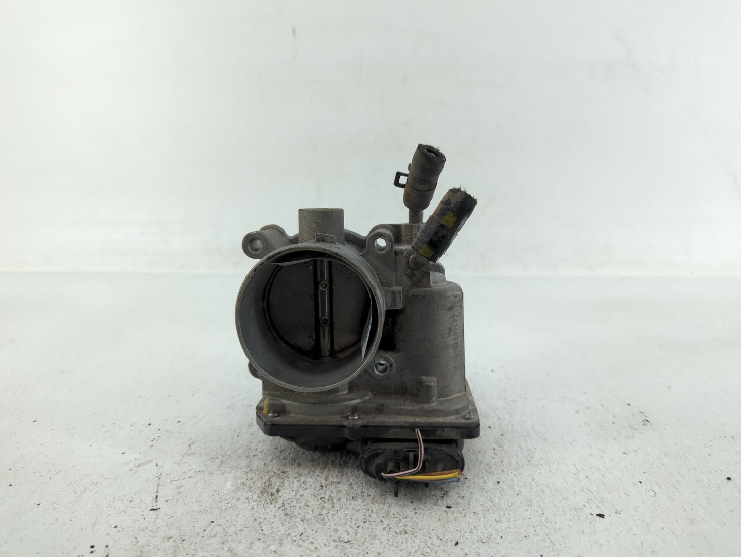 2013 Hyundai Elantra Coupe Throttle Body P/N:35100-2E000 35100-2E710 Fits Fits 2011 2012 2014 2015 2016 2017 2018 2019 2020 