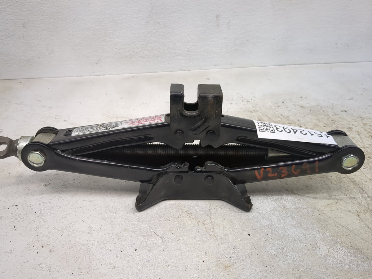 2013 Hyundai Equus Spare Scissor Car Jack - Oemusedautoparts1.com
