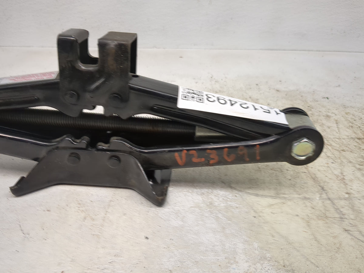2013 Hyundai Equus Spare Scissor Car Jack - Oemusedautoparts1.com