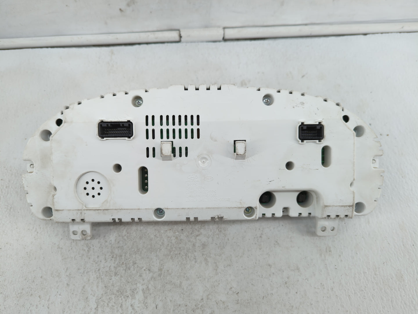 2012-2013 Hyundai Equus Instrument Cluster Speedometer Gauges P/N:94003-3N270 Fits Fits 2012 2013 OEM Used Auto Parts - Oemu