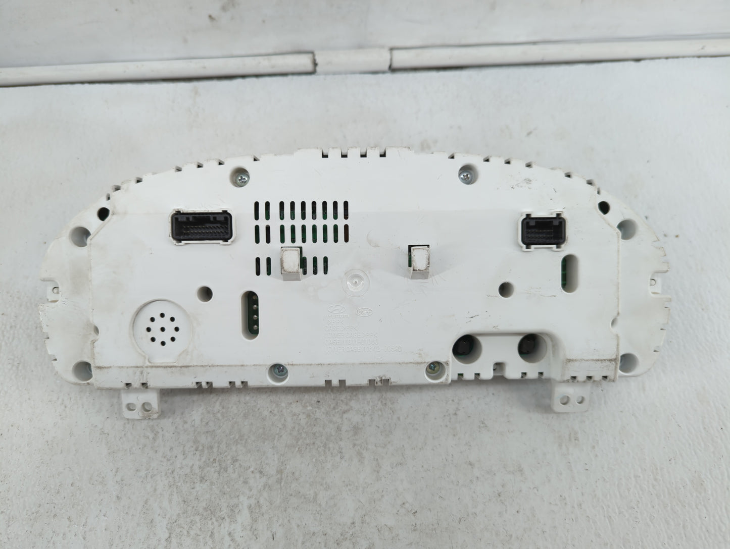 2012-2013 Hyundai Equus Instrument Cluster Speedometer Gauges P/N:94003-3N270 Fits Fits 2012 2013 OEM Used Auto Parts - Oemu